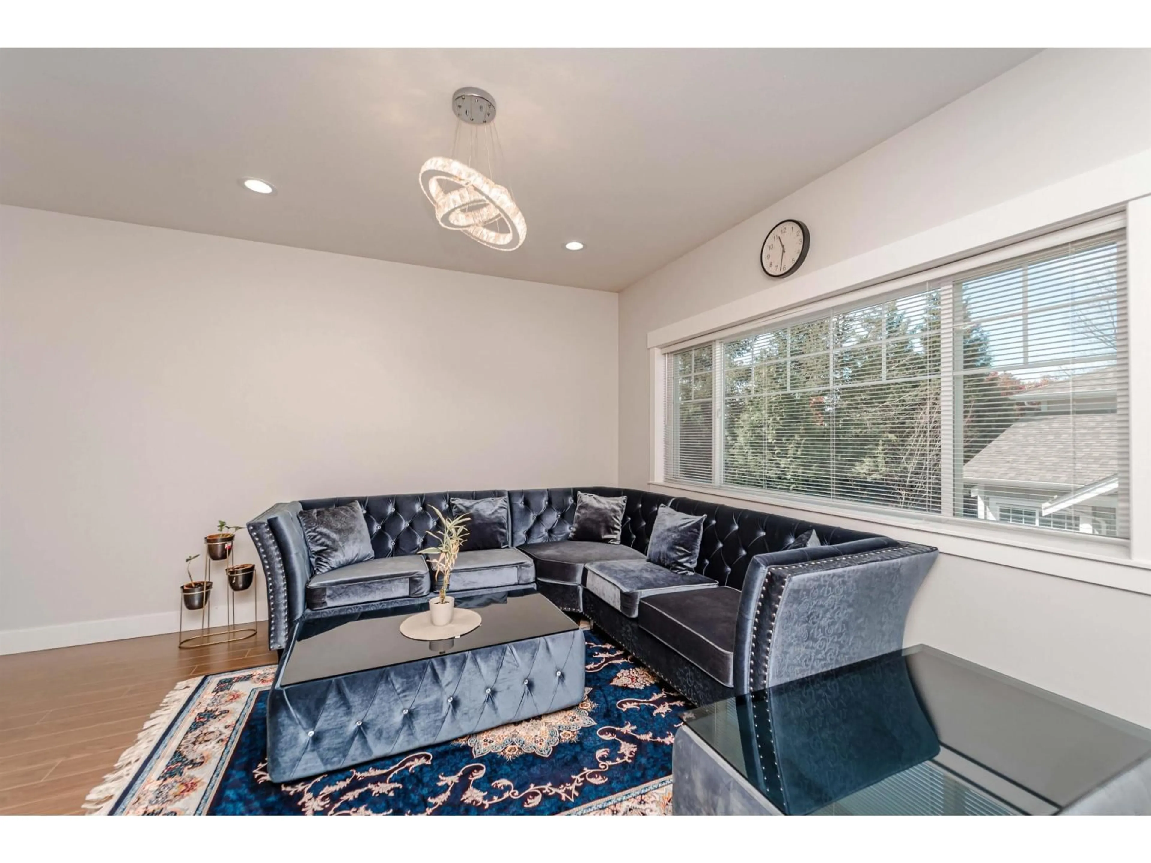 Living room with furniture, unknown for 30 - 30748 CARDINAL AVENUE, Abbotsford British Columbia V2T5P5