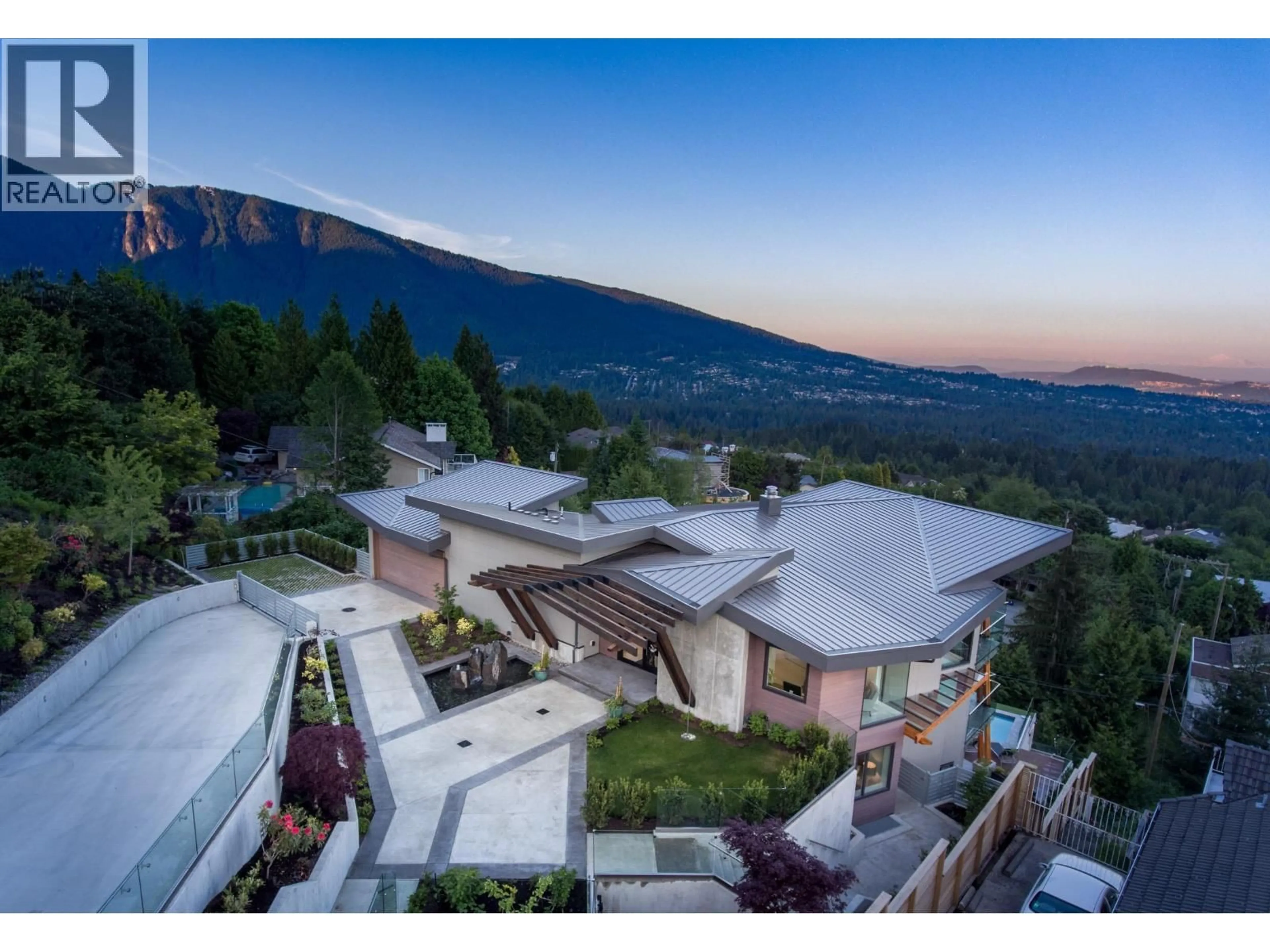 A pic from outside/outdoor area/front of a property/back of a property/a pic from drone, mountain view for 1060 CRESTLINE ROAD, West Vancouver British Columbia V7S2E2
