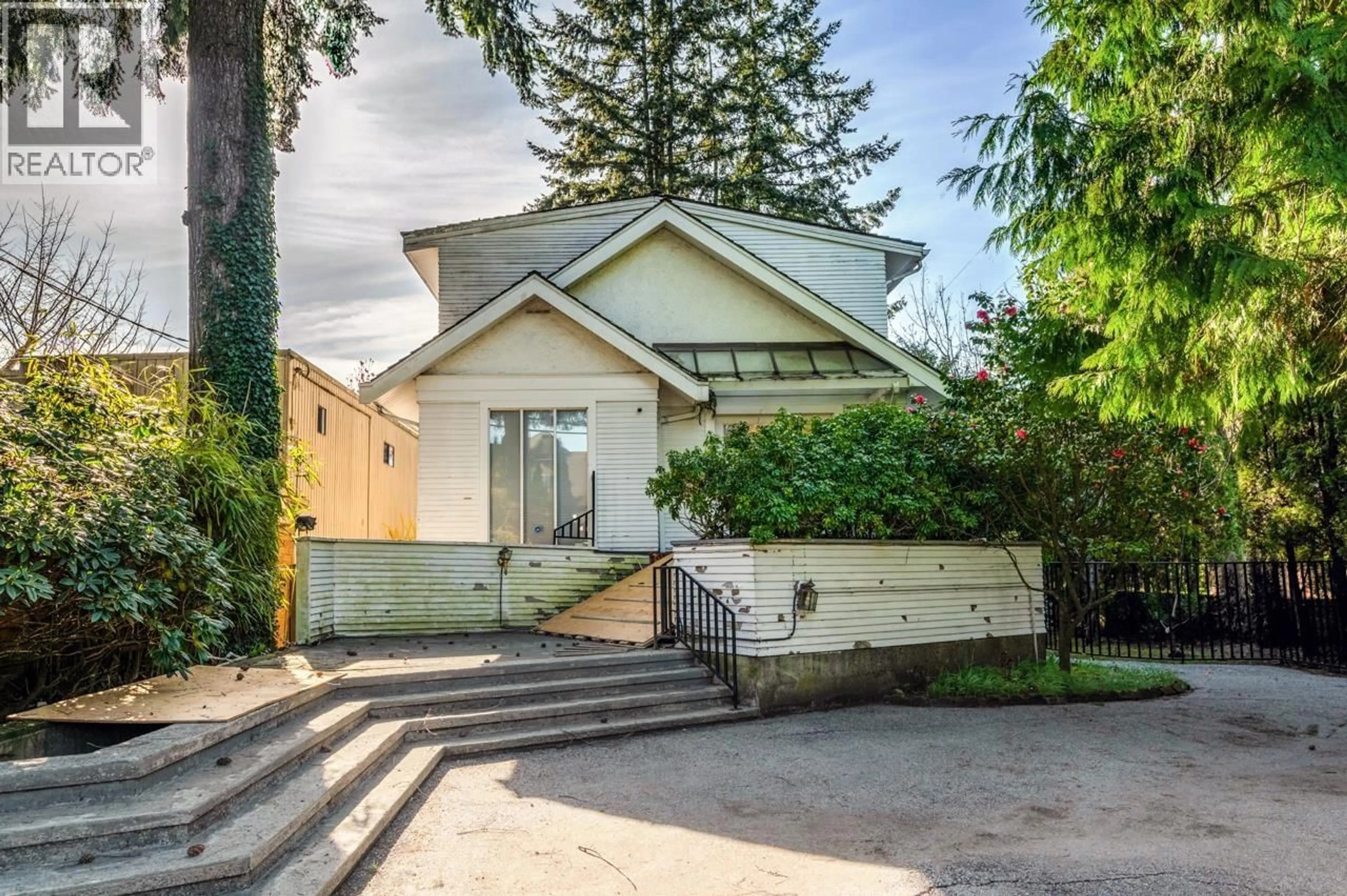 Unknown for 5833 MACDONALD STREET, Vancouver British Columbia V6N1E2