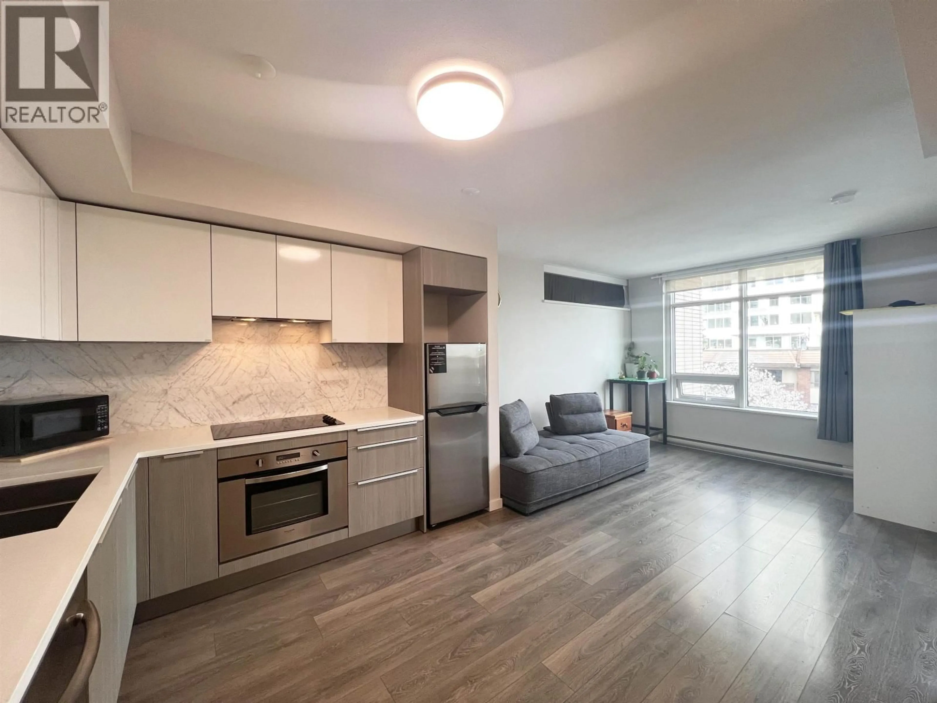 Unknown for 401 - 6461 TELFORD AVENUE, Burnaby British Columbia V5H0B7