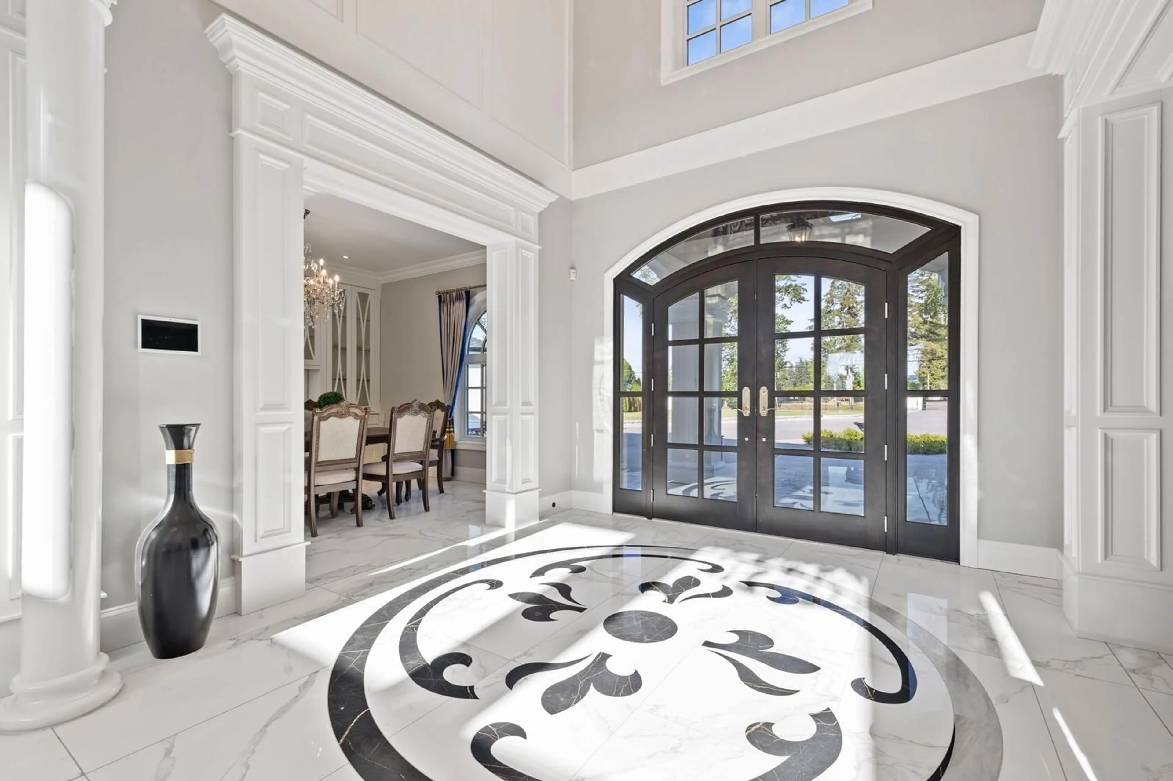 Indoor foyer for 2829 224 STREET, Langley British Columbia V2Z3B4