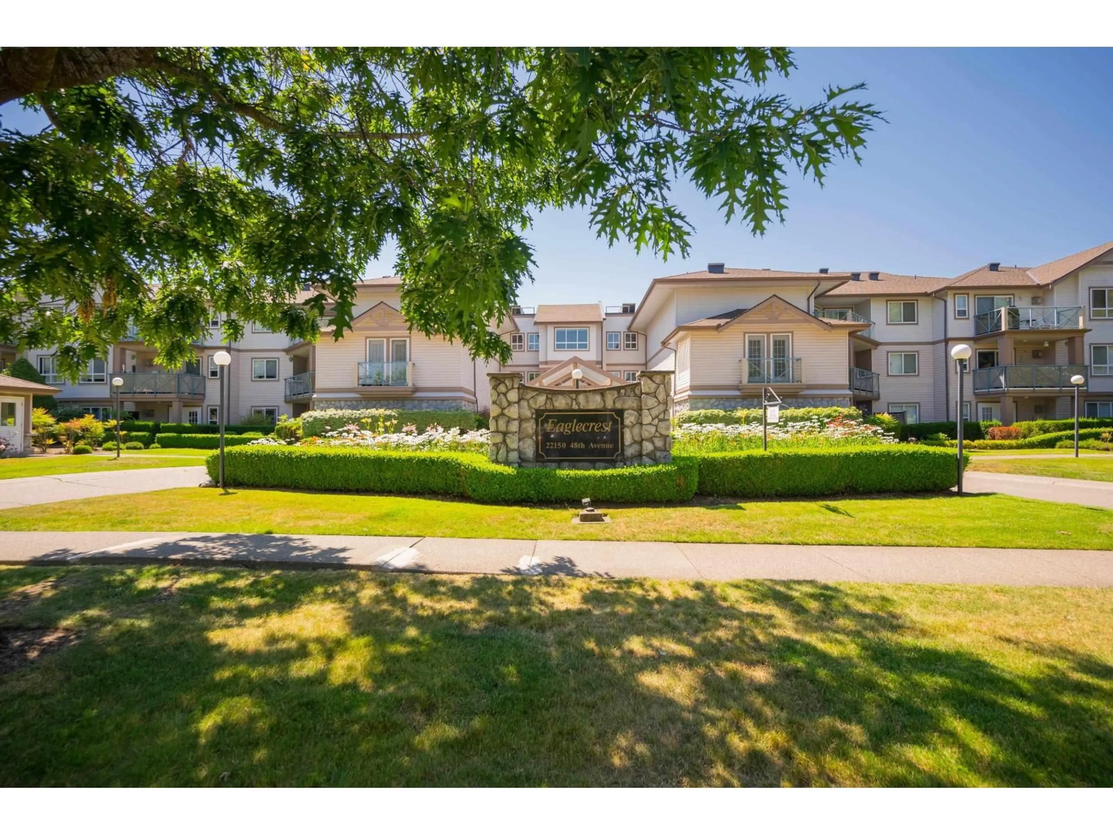 A pic from outside/outdoor area/front of a property/back of a property/a pic from drone, unknown for 122 - 22150 48 AVENUE, Langley British Columbia V3A8R5