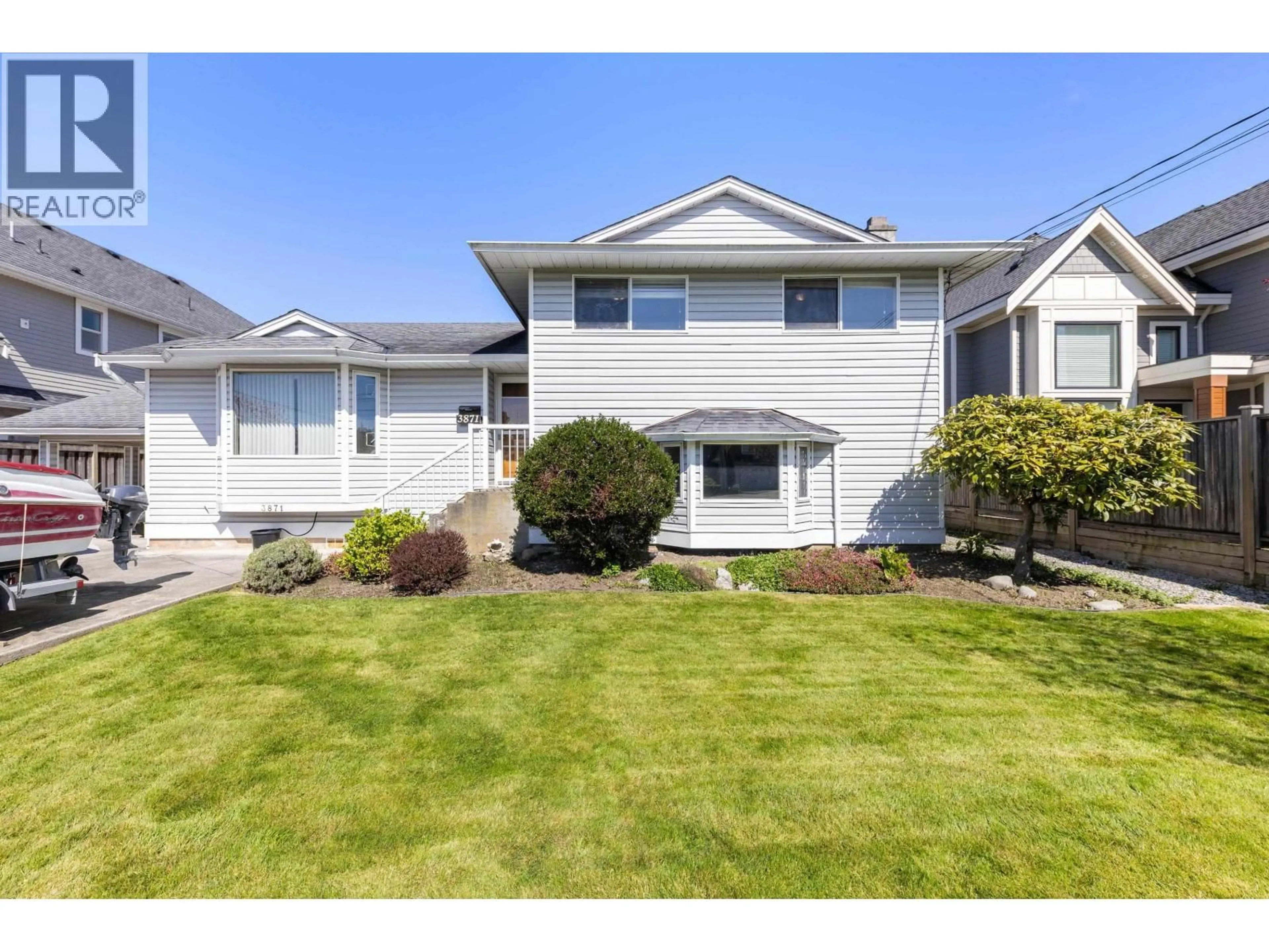 Home with vinyl exterior material, street for 3871 RICHMOND STREET, Richmond British Columbia V7E2W7