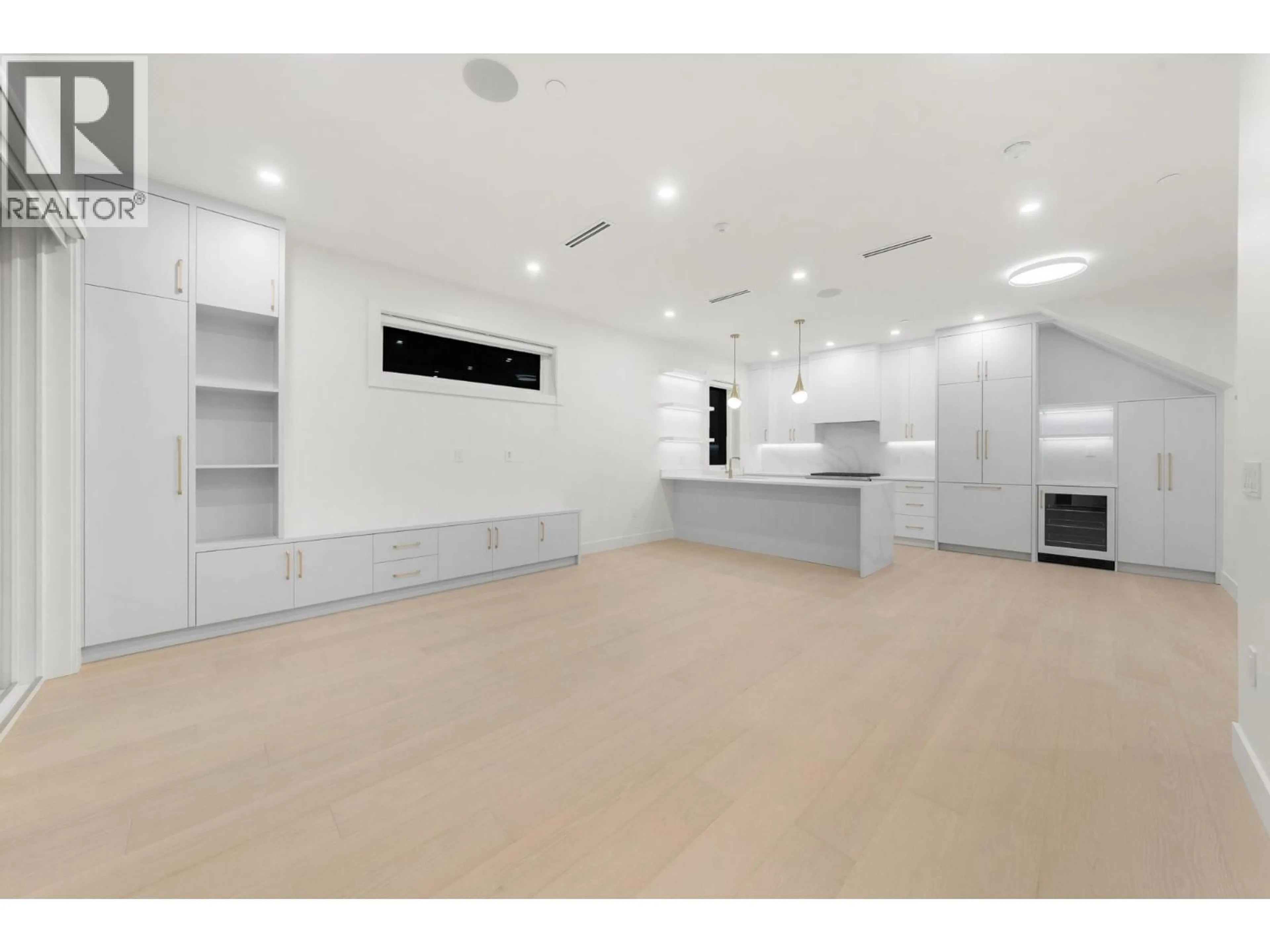 Unknown for 2 - 1582 2ND AVENUE, Vancouver British Columbia V5N1C7