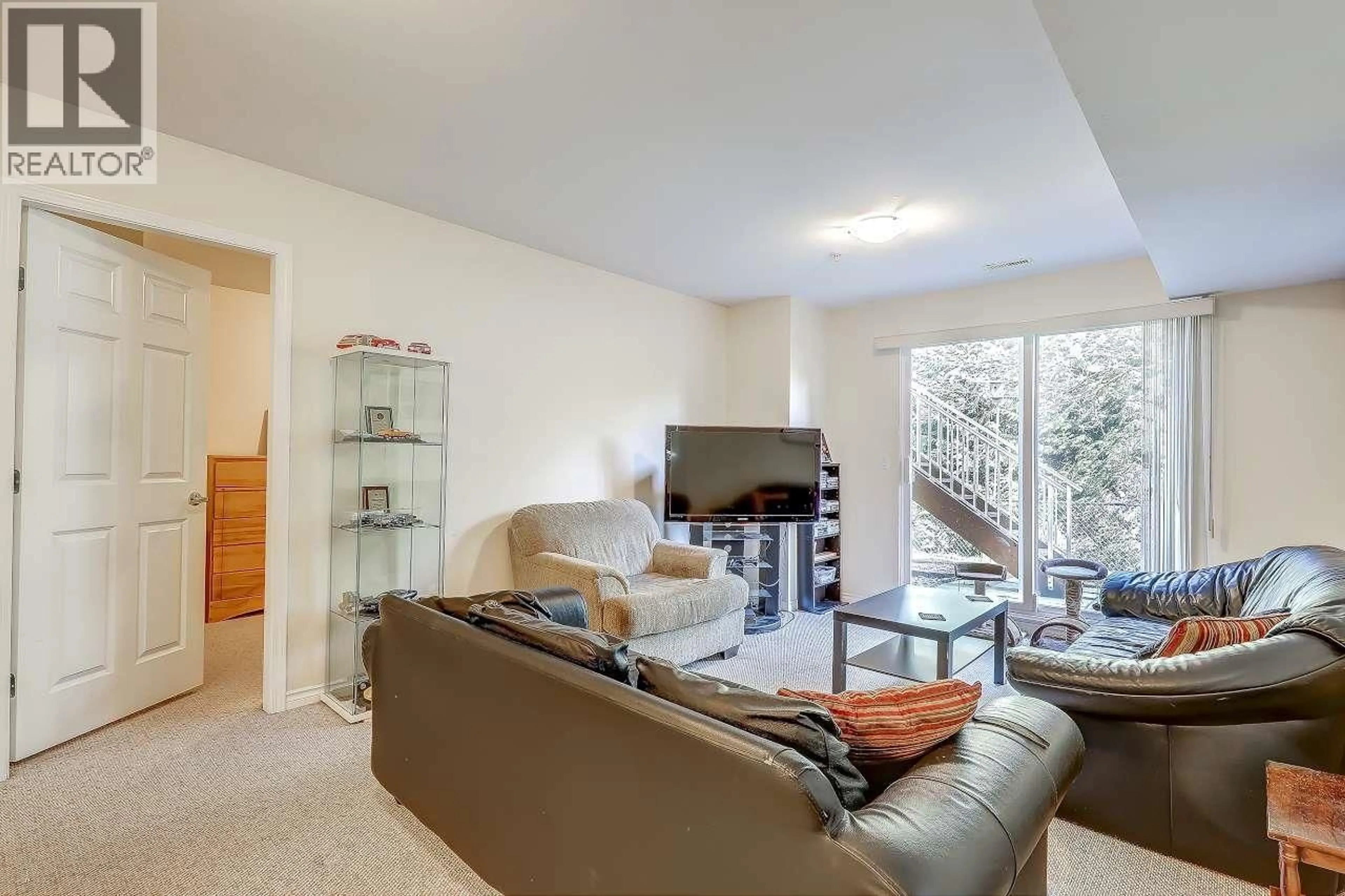 Living room with furniture, unknown for 14 - 1108 RIVERSIDE CLOSE, Port Coquitlam British Columbia V3B8C2