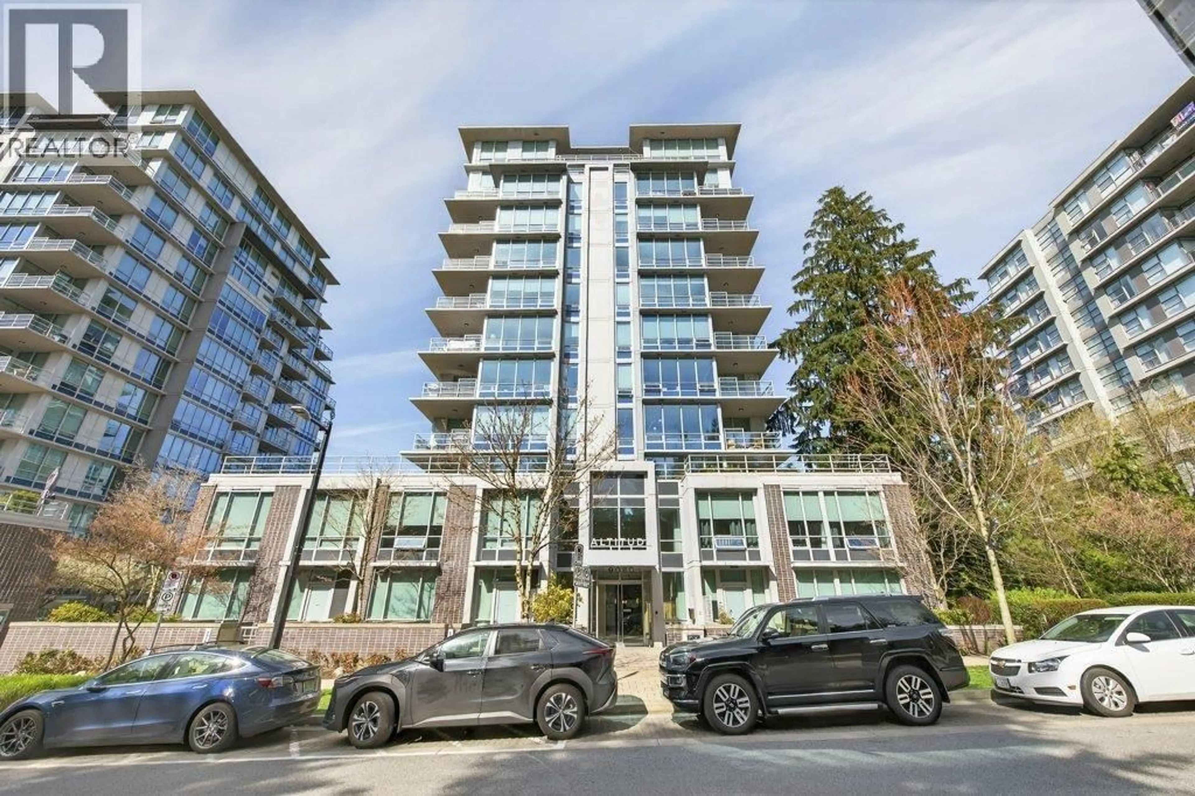 Indoor foyer for 210 - 9080 UNIVERSITY CRESCENT, Burnaby British Columbia V5A0B7