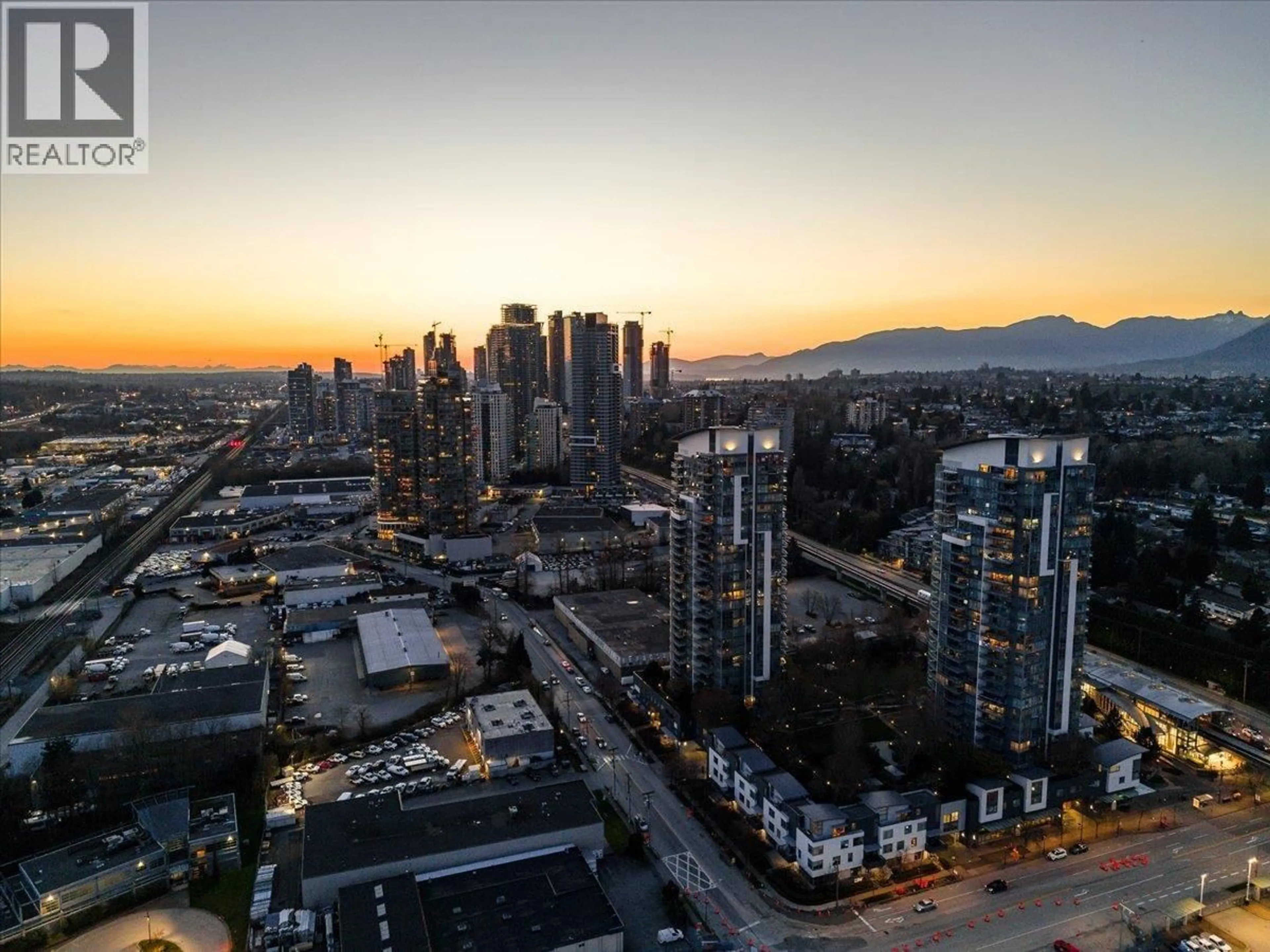 A pic from outside/outdoor area/front of a property/back of a property/a pic from drone, city buildings view from balcony for 1204 - 5611 GORING STREET, Burnaby British Columbia V5B0A3