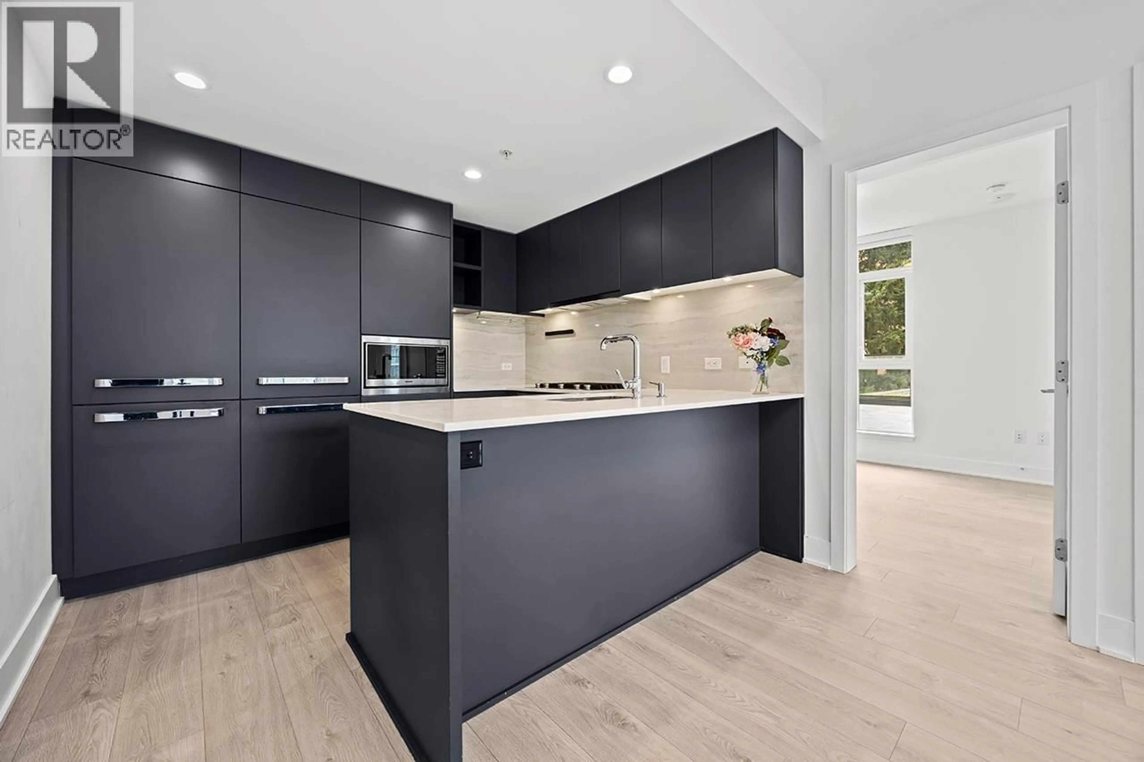 Contemporary kitchen, unknown for 302 - 450 WESTVIEW STREET, Coquitlam British Columbia V3K6C3