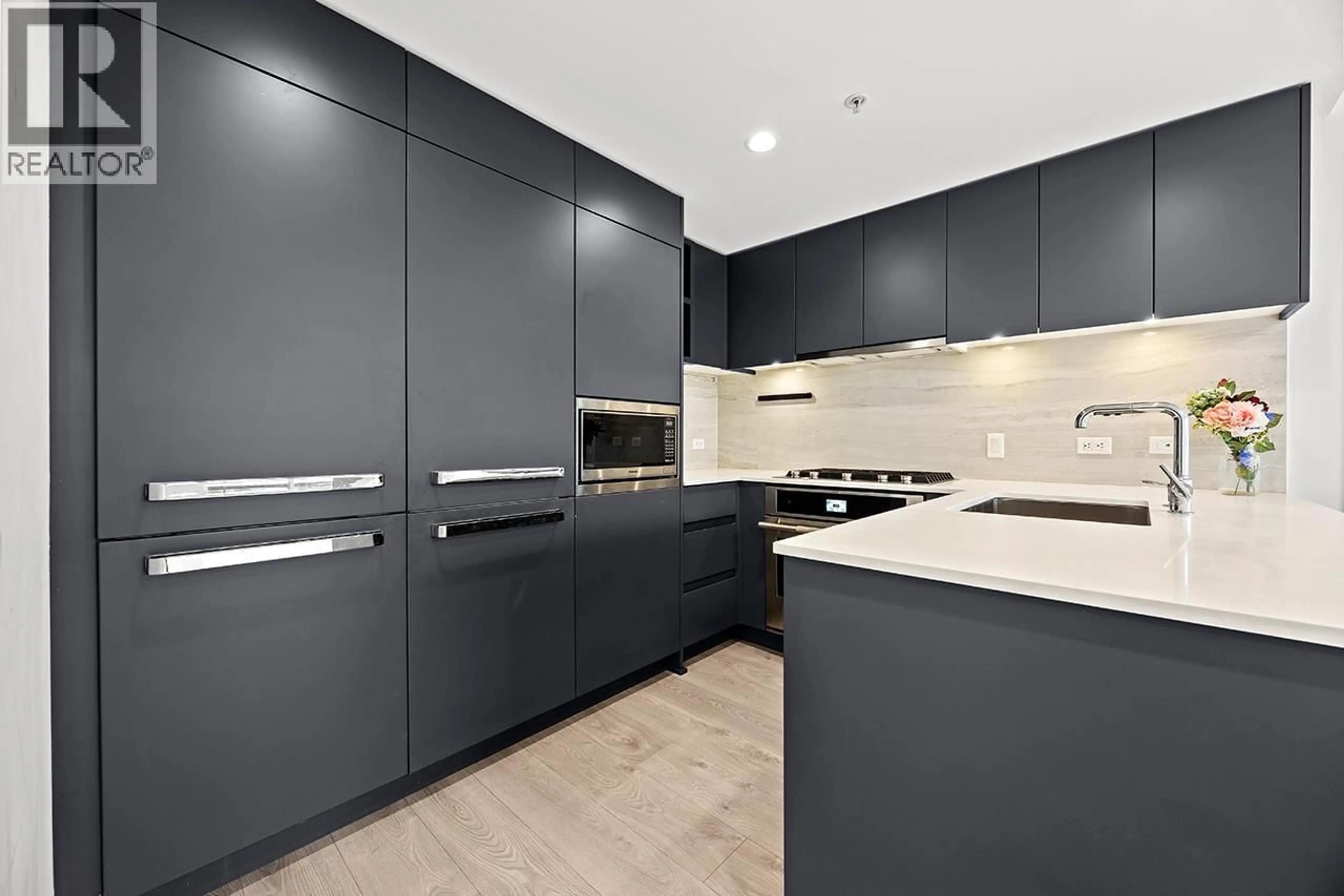 Contemporary kitchen, unknown for 302 - 450 WESTVIEW STREET, Coquitlam British Columbia V3K6C3