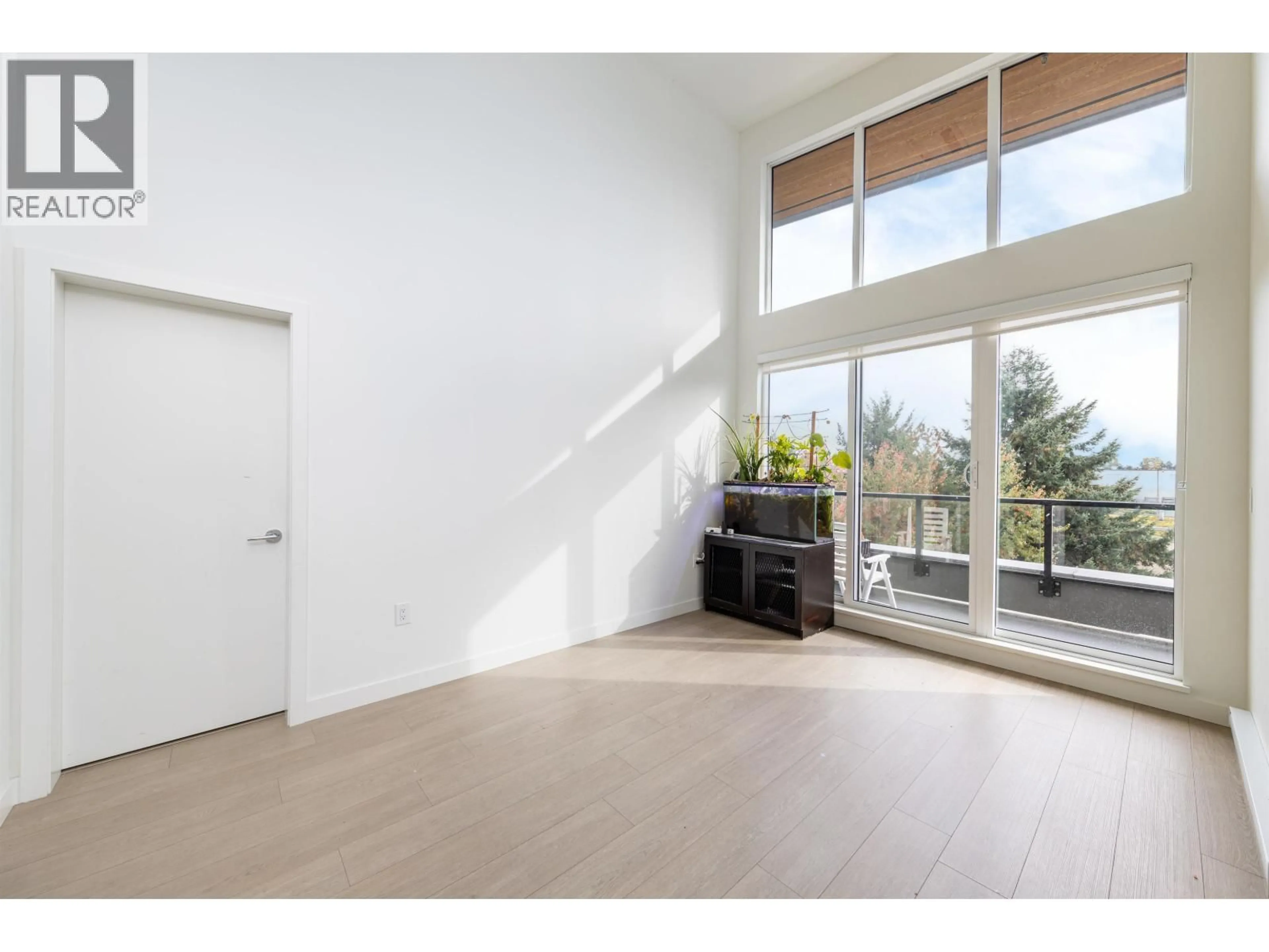 Unknown for 607 - 7588 16TH STREET, Burnaby British Columbia V3N0H8