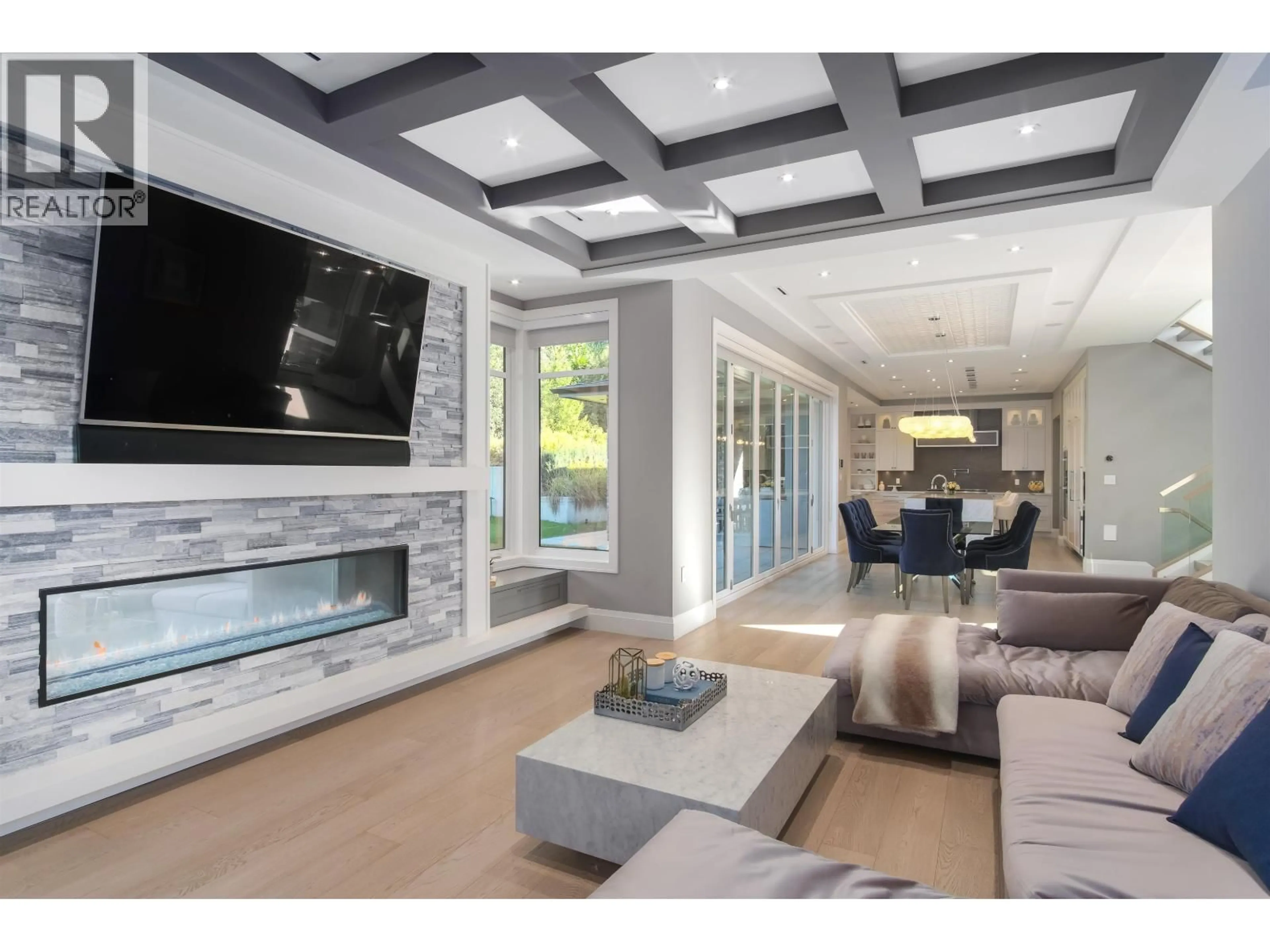 Home theater for 4090 SUNNYCREST DRIVE, North Vancouver British Columbia V7R3E5