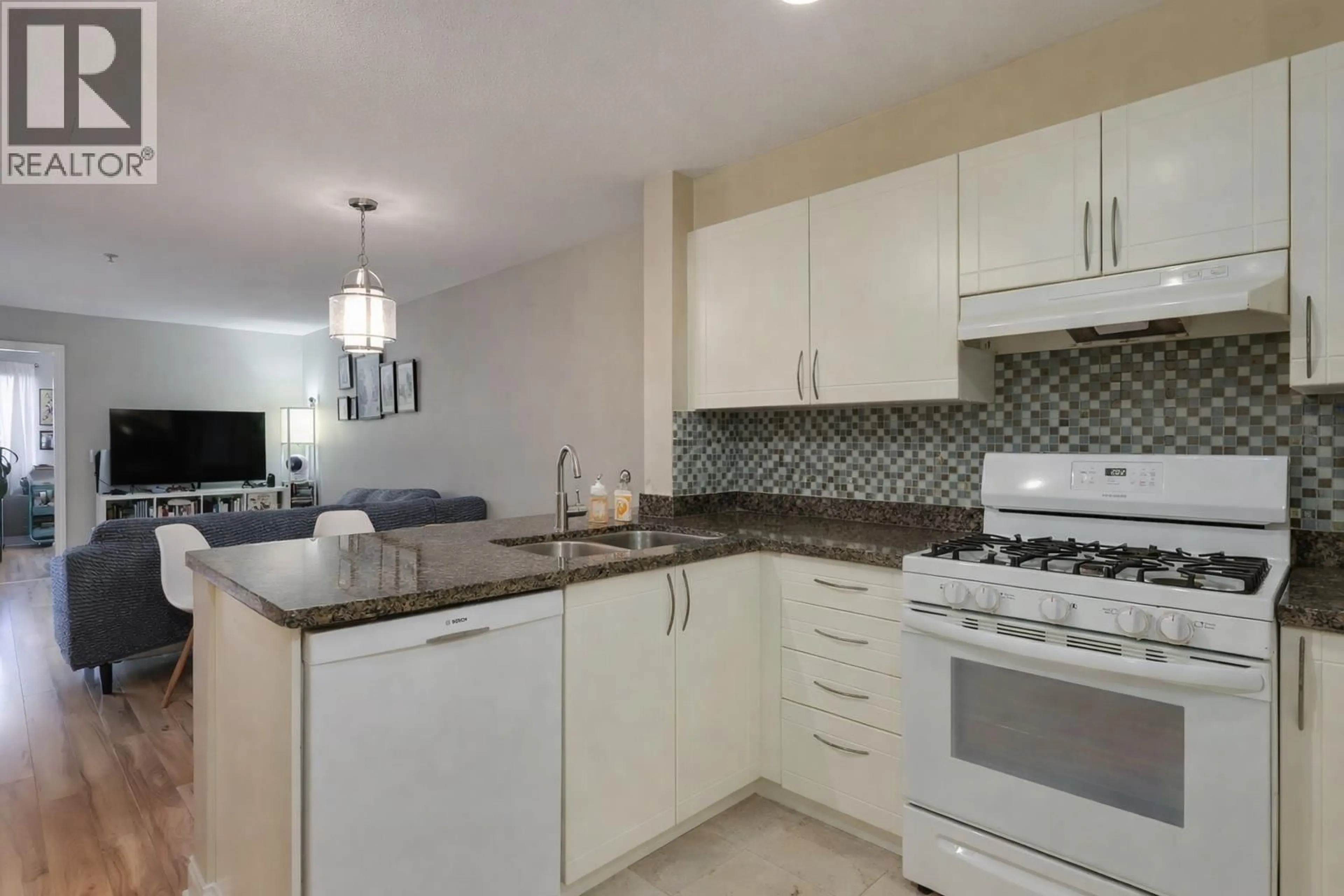 Standard kitchen, ceramic/tile floor for 209 - 688 16TH AVENUE, Vancouver British Columbia V5T2V4