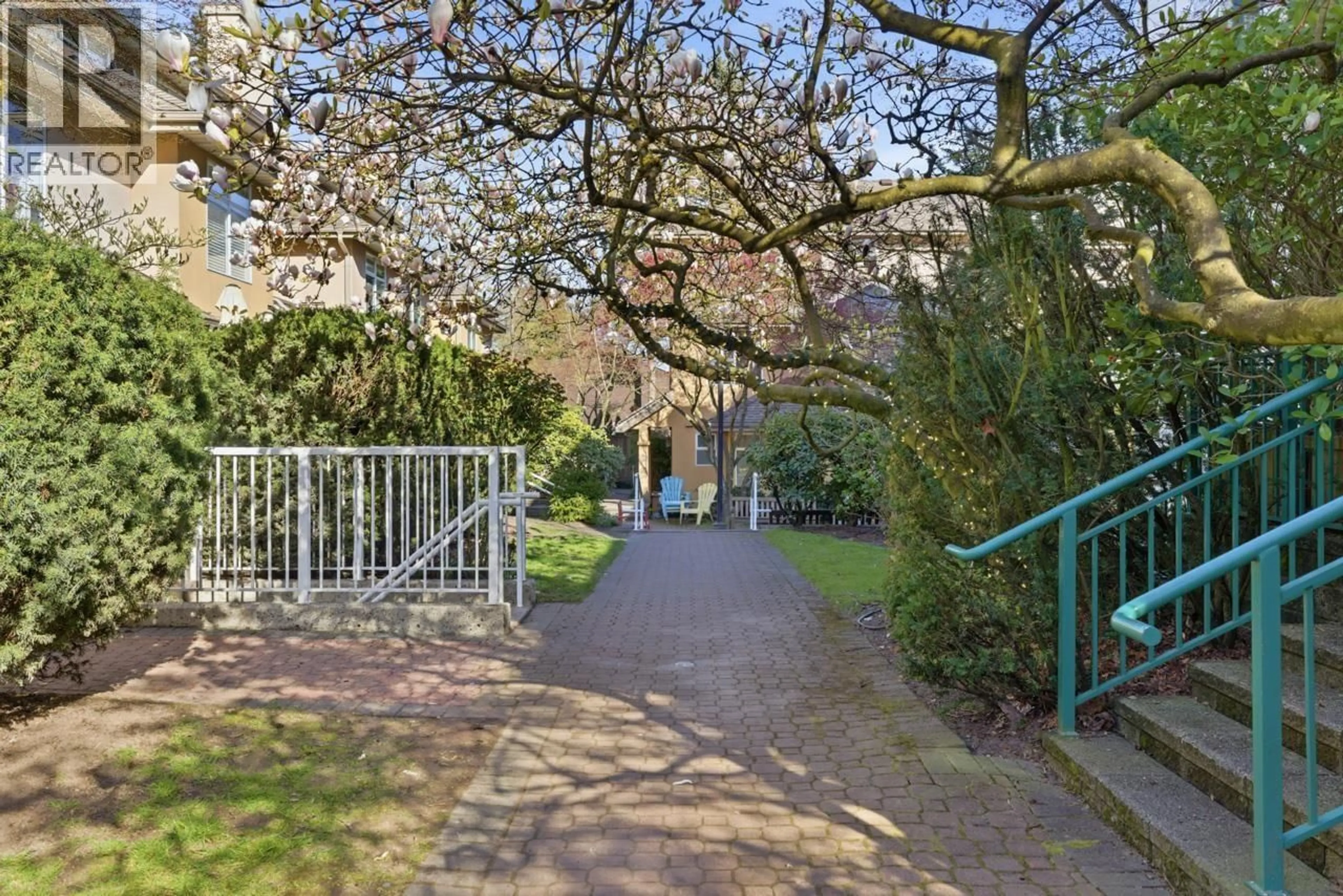 A pic from outside/outdoor area/front of a property/back of a property/a pic from drone, street for 20 - 3428 ADANAC STREET, Vancouver British Columbia V5K5H5