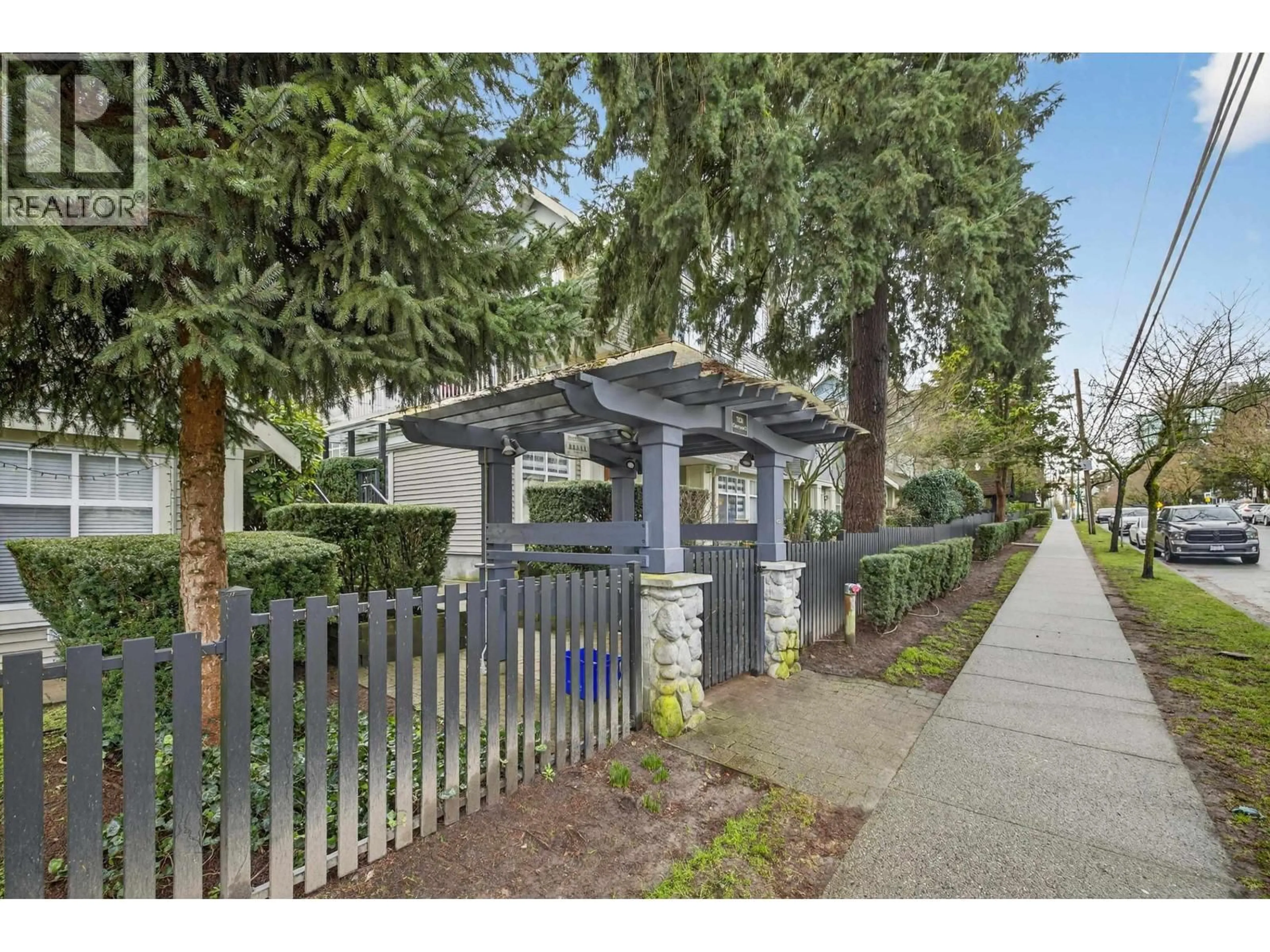 Unknown for 18 - 7128 STRIDE AVENUE, Burnaby British Columbia V3N1T5