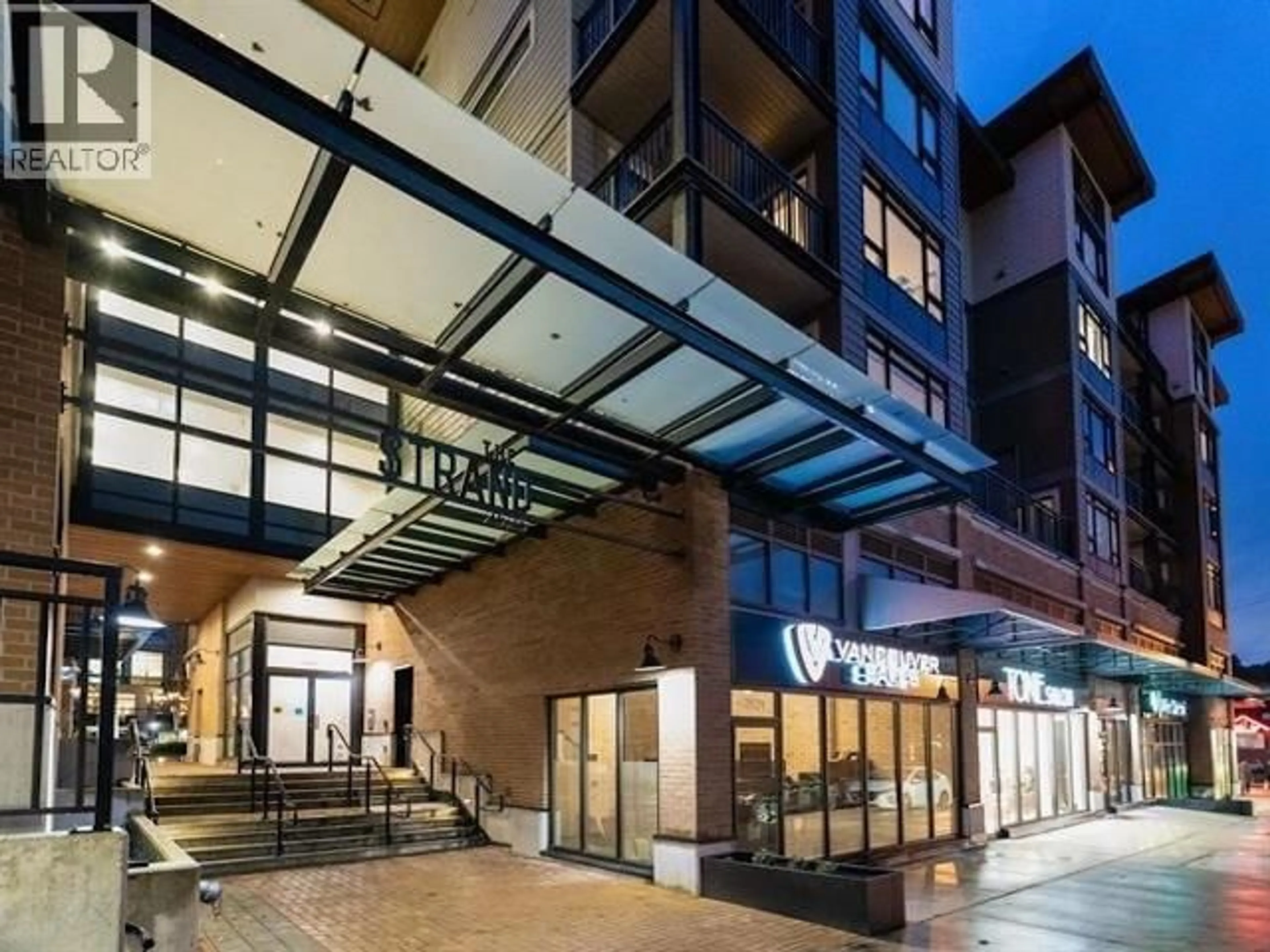 Indoor foyer for 416 - 2525 CLARKE STREET, Port Moody British Columbia V3H0J3
