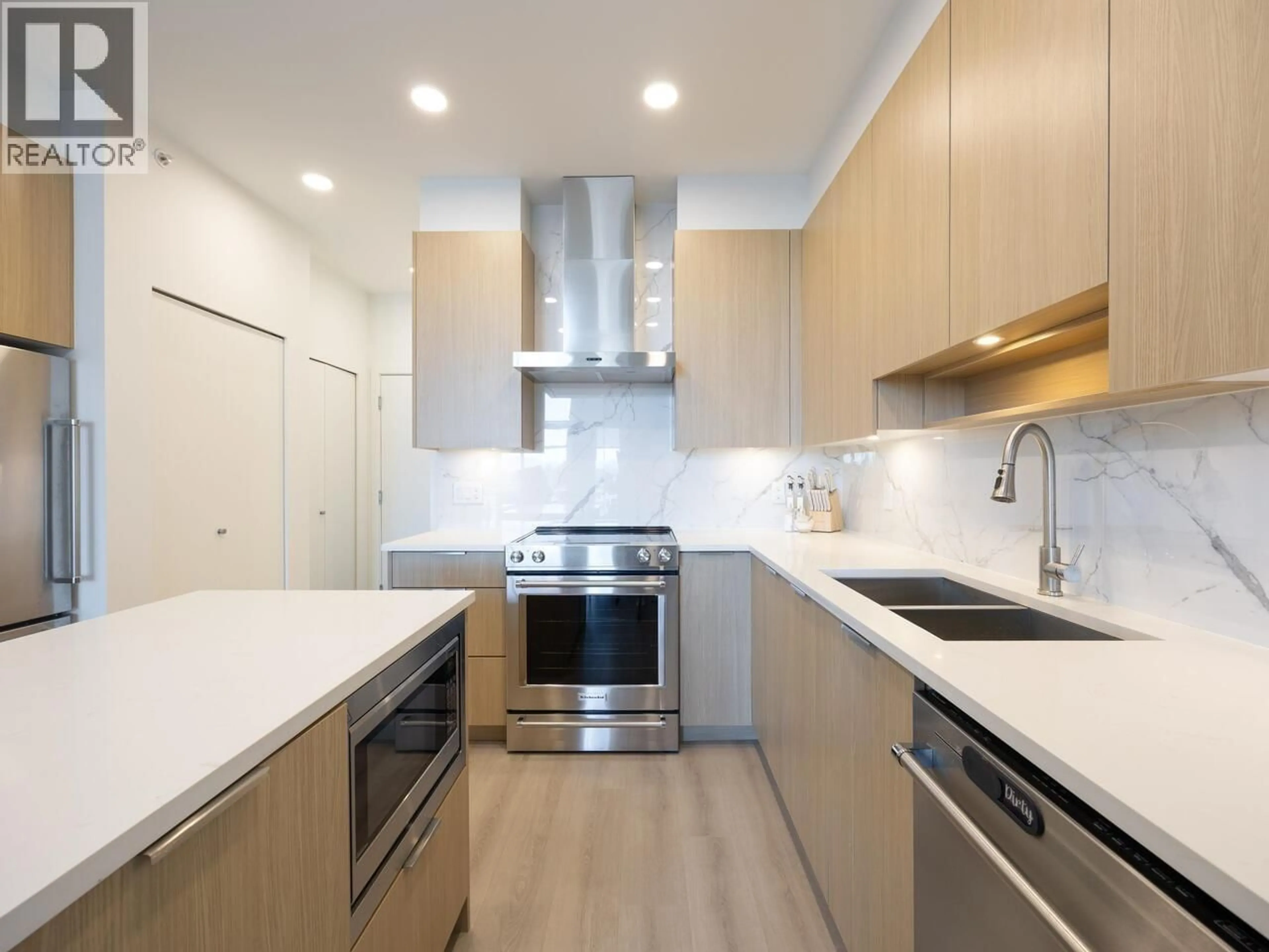 Unknown for 406 - 7799 17TH STREET, Burnaby British Columbia V3N0J5