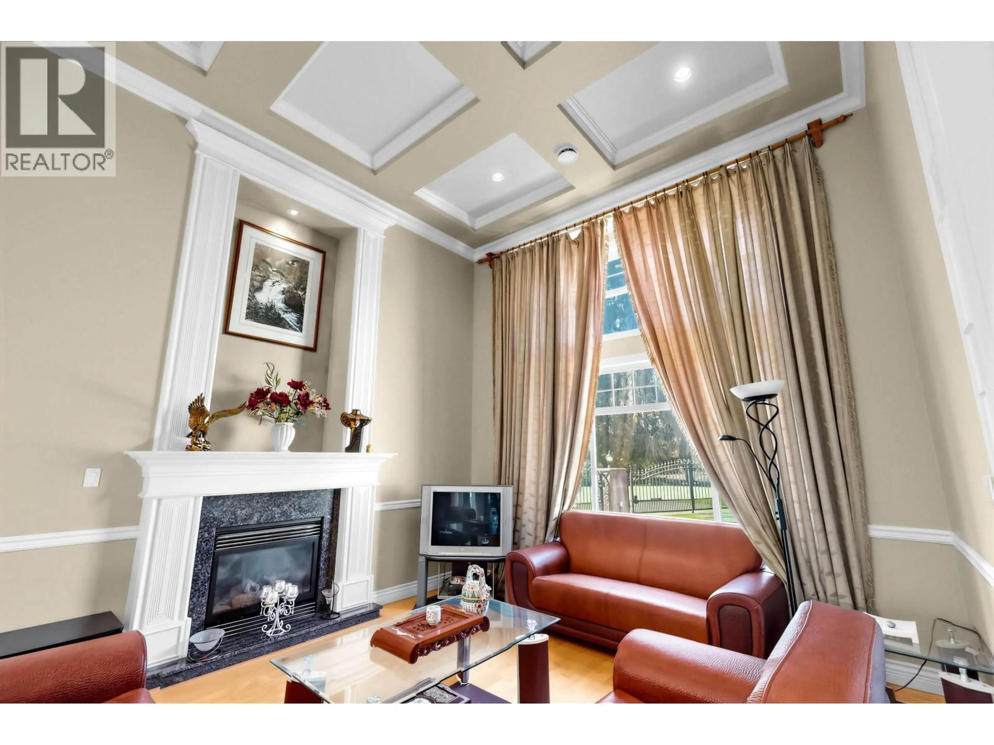 Living room with furniture, unknown for 9140 PINEWELL CRESCENT, Richmond British Columbia V7A2C6