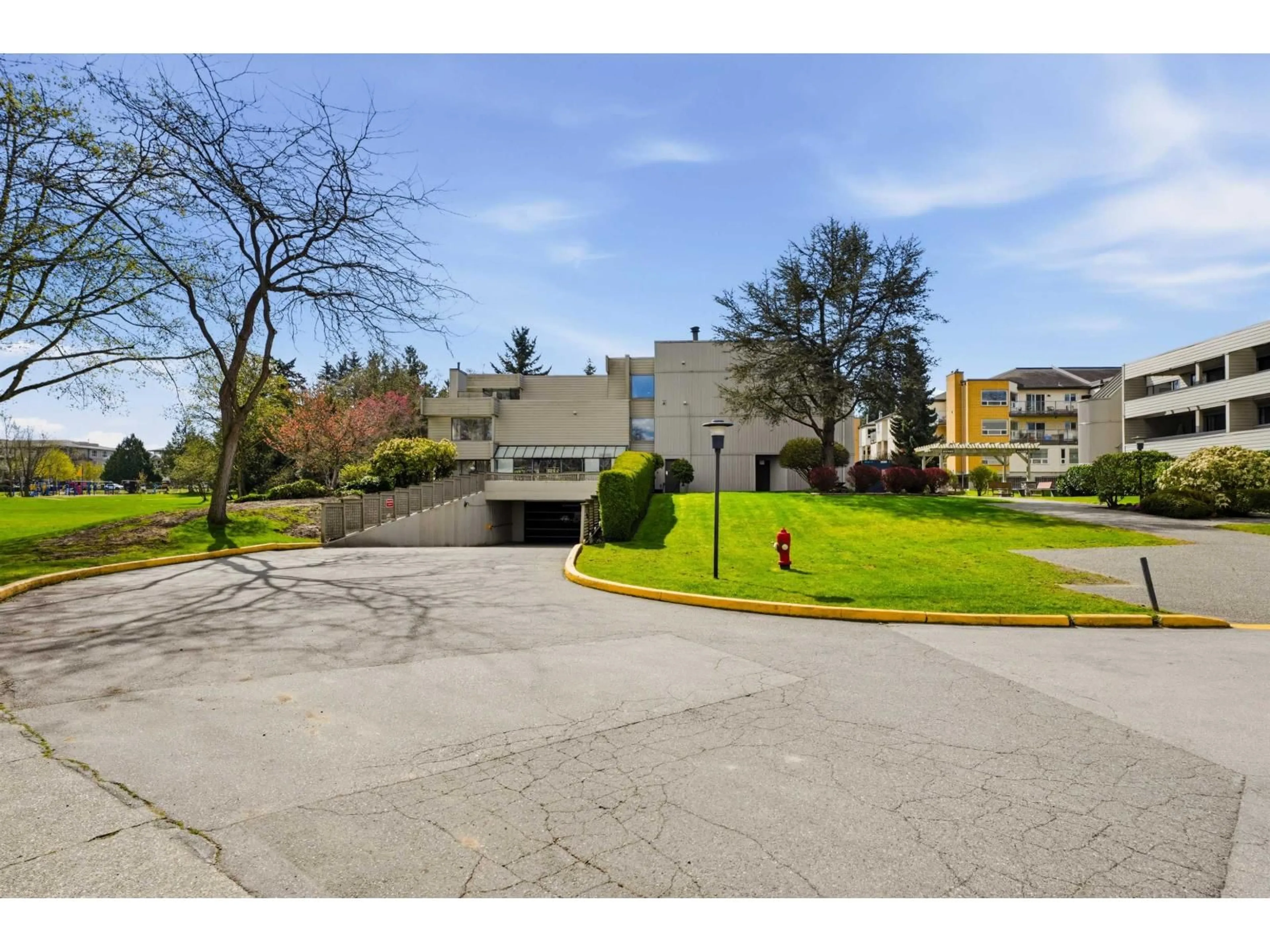 Unknown for 211 - 15282 19TH AVENUE, Surrey British Columbia V4A1X6