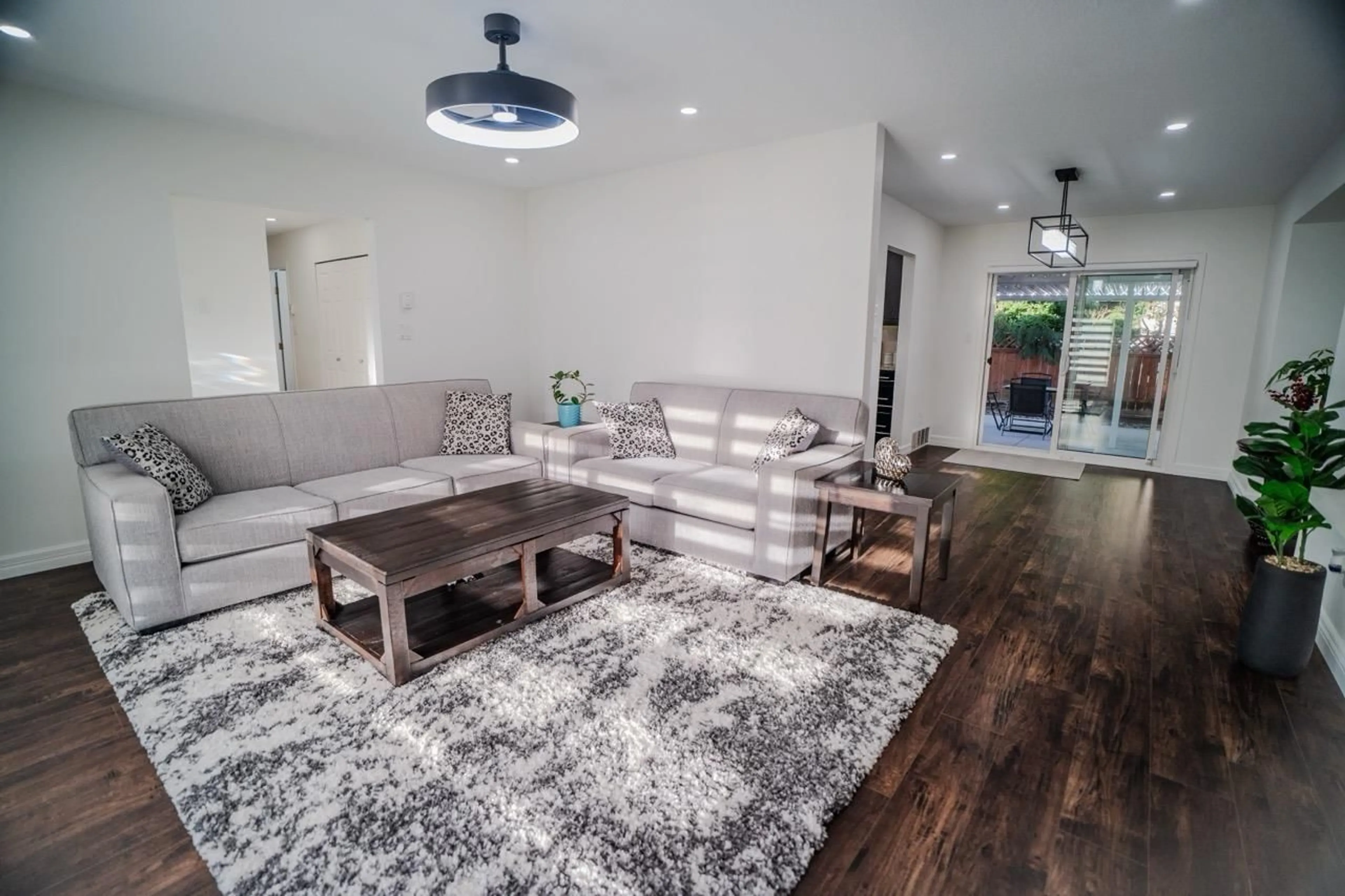 Living room with furniture, unknown for 6154 130B STREET, Surrey British Columbia V3X2G9