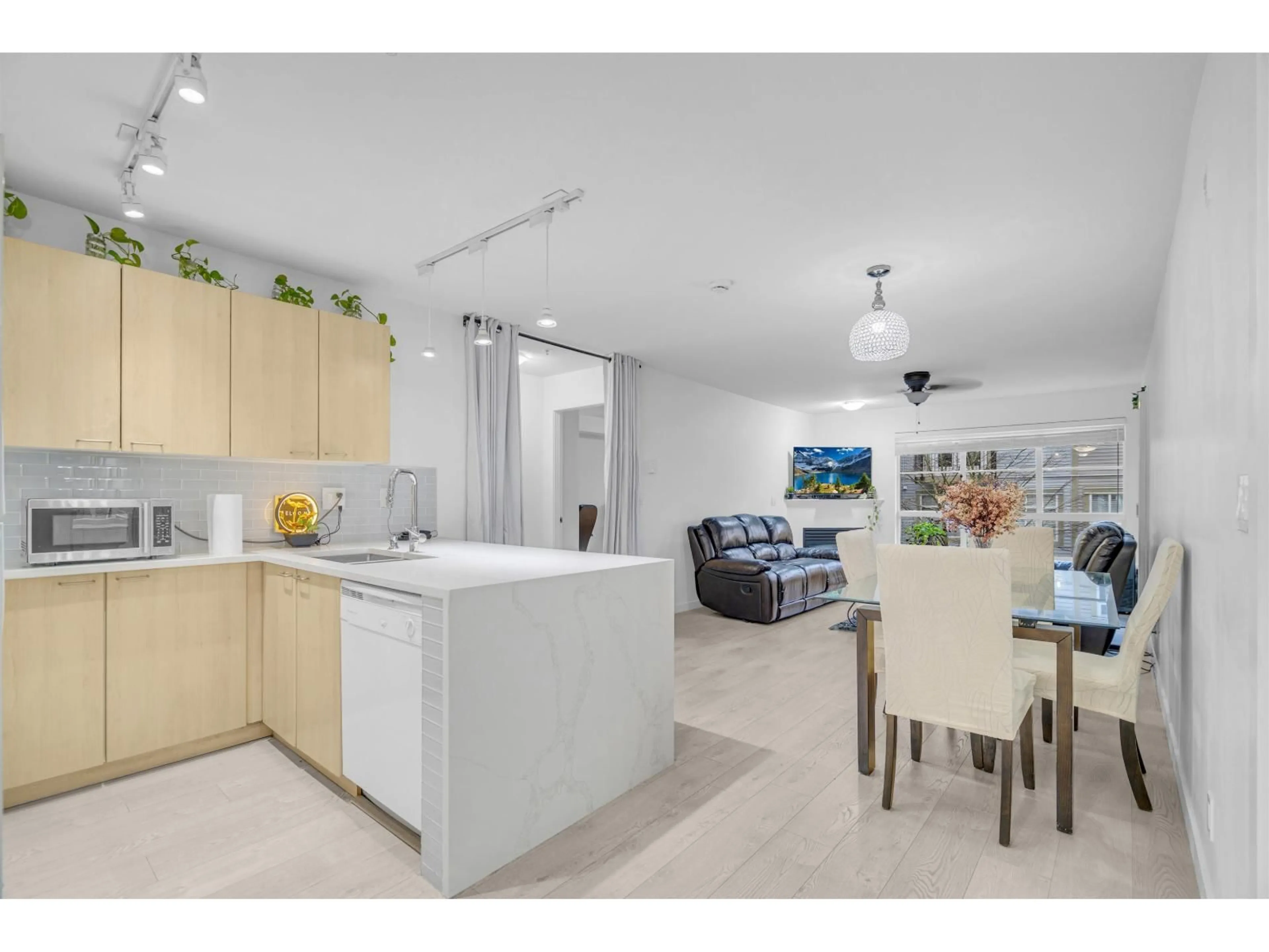 Open concept kitchen, unknown for 301 - 12083 92A AVENUE, Surrey British Columbia V3V8C8