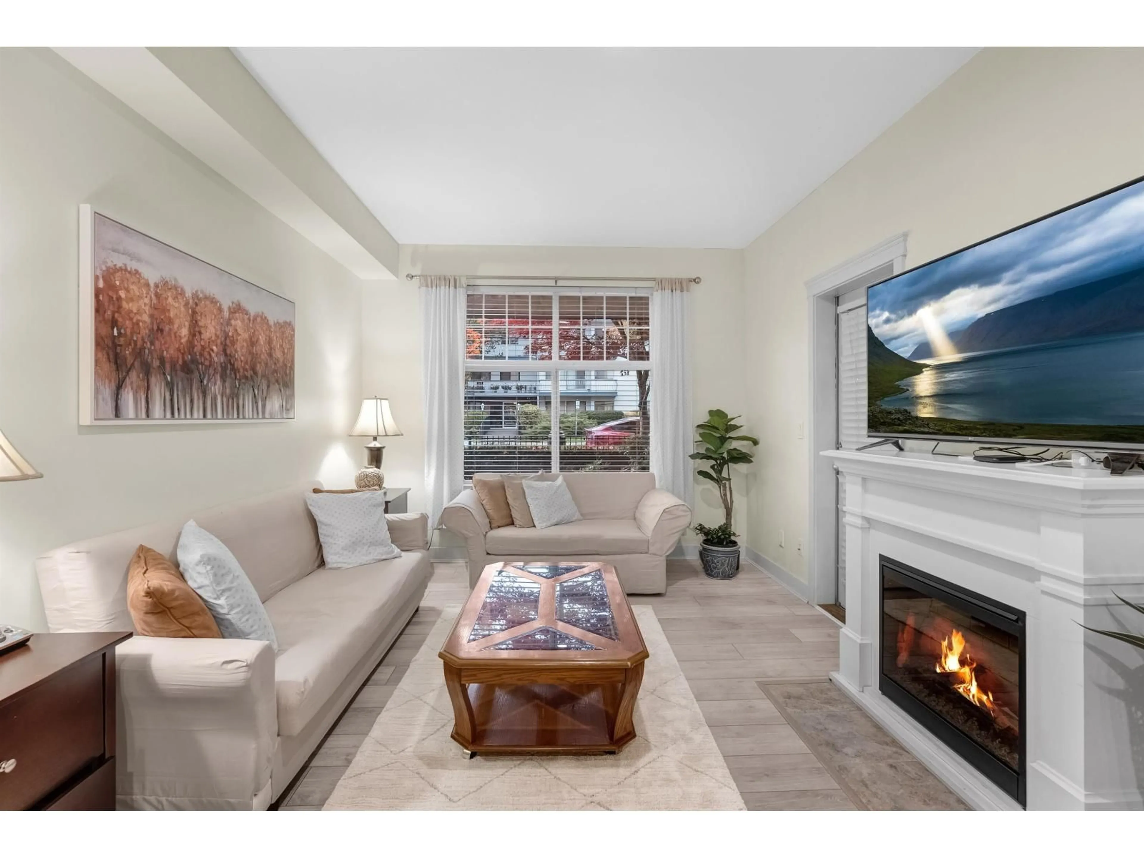 Living room with furniture, unknown for 112 - 17712 57A AVENUE, Surrey British Columbia V3S1J1