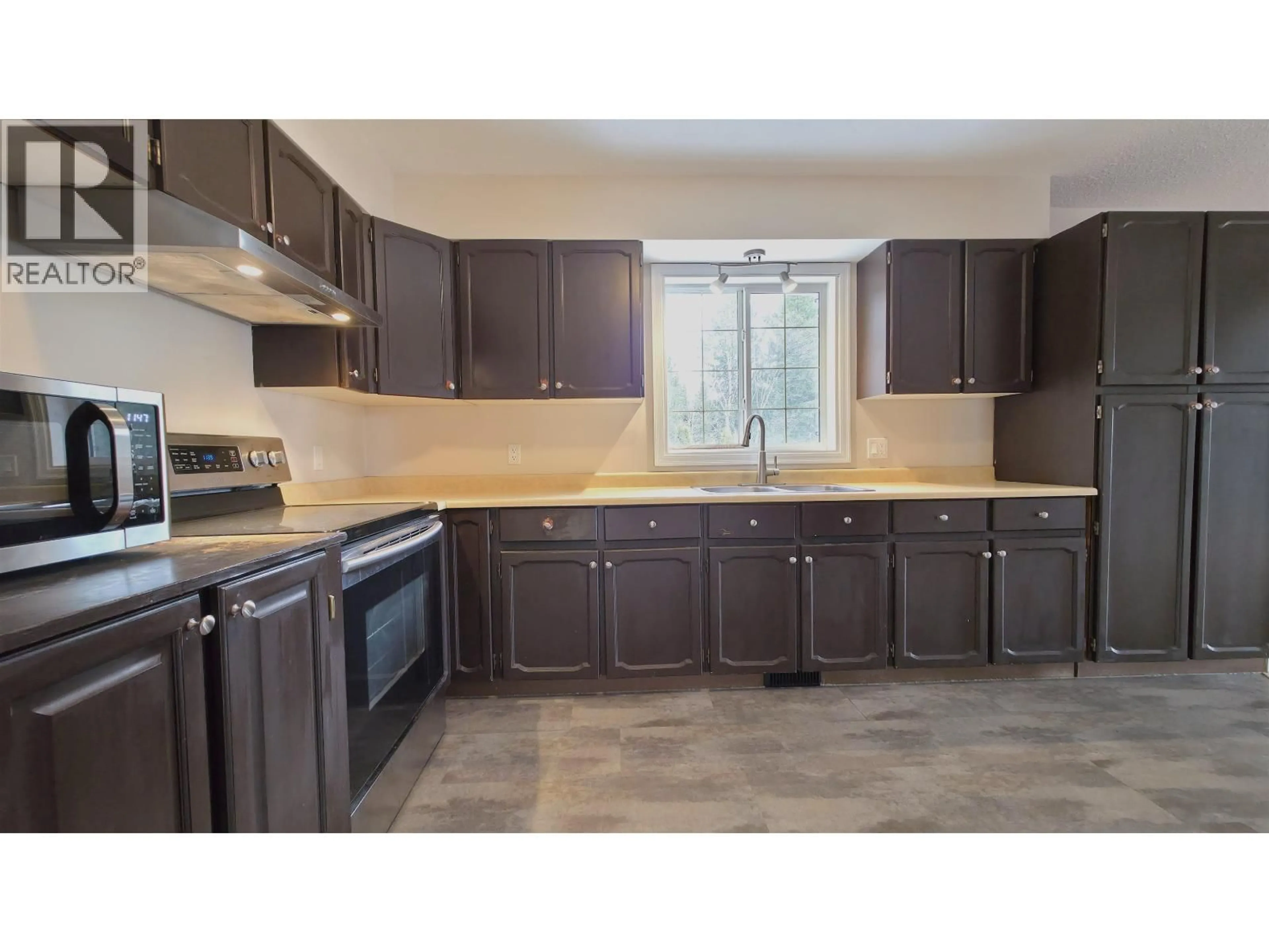 Standard kitchen, unknown for 7946 ROSEWOOD PLACE, Prince George British Columbia V2N5M9