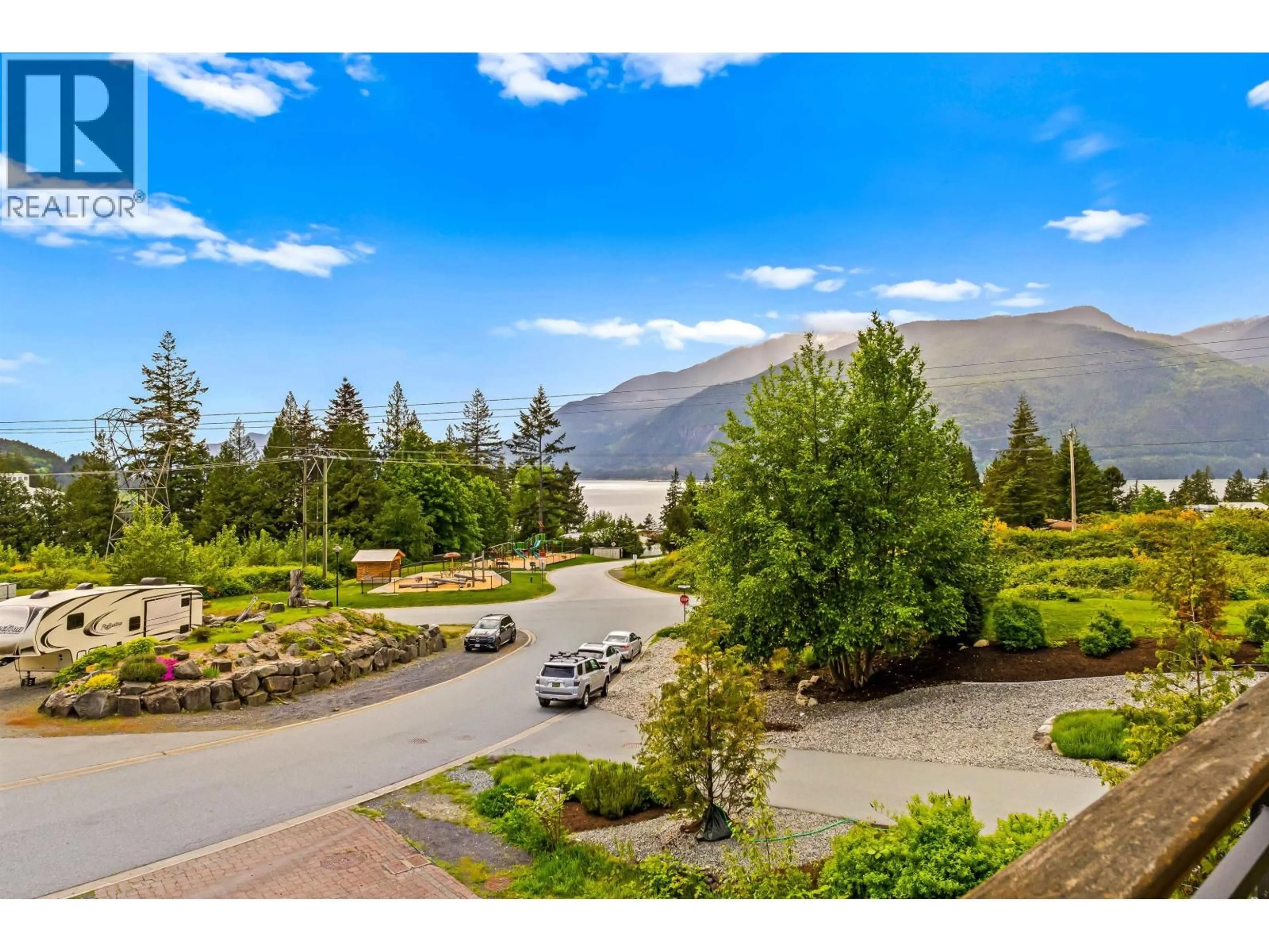 A pic from outside/outdoor area/front of a property/back of a property/a pic from drone, mountain view for 915 THISTLE PLACE, Britannia Beach British Columbia V0N1J0