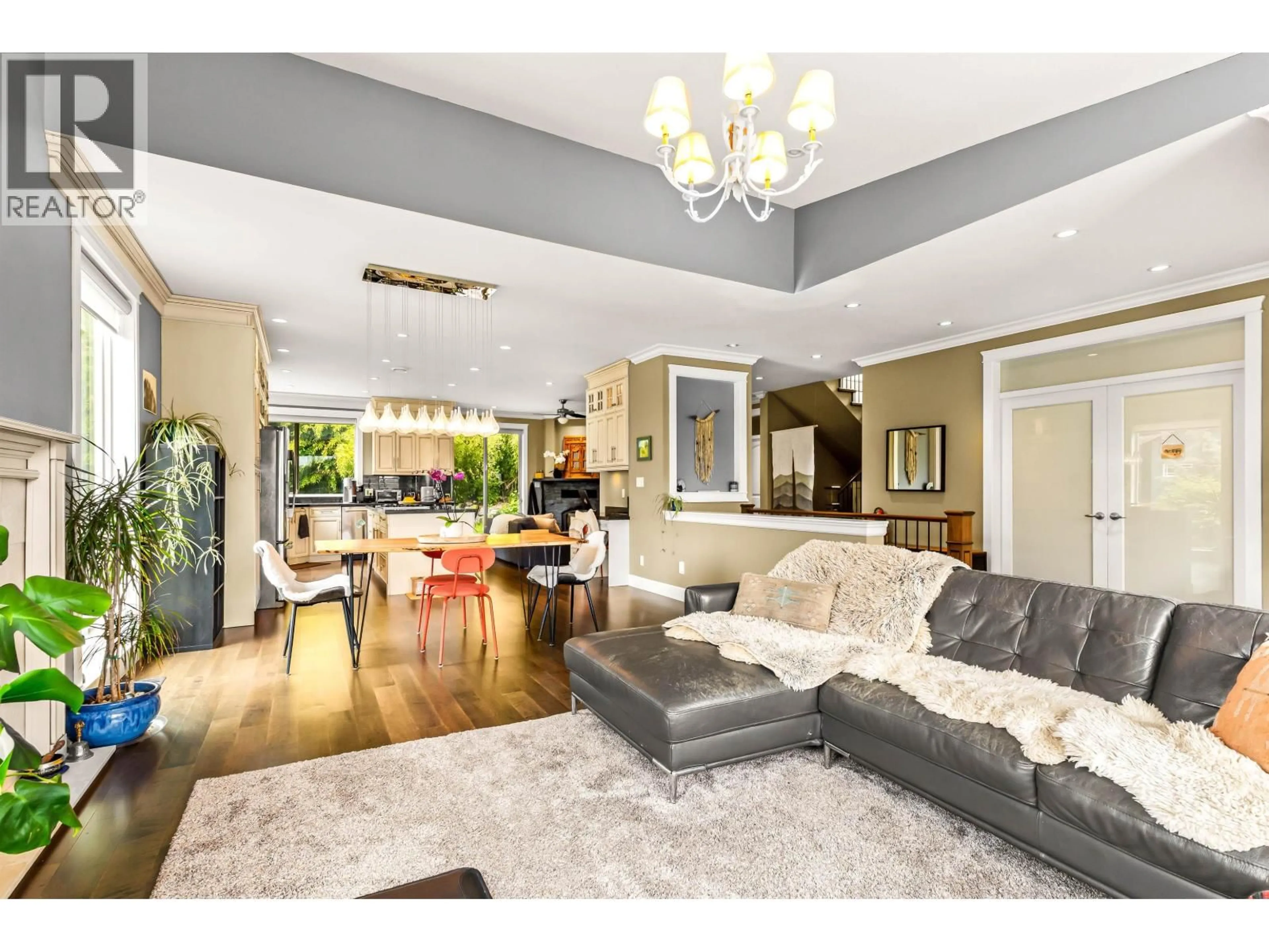 Living room with furniture, unknown for 915 THISTLE PLACE, Britannia Beach British Columbia V0N1J0