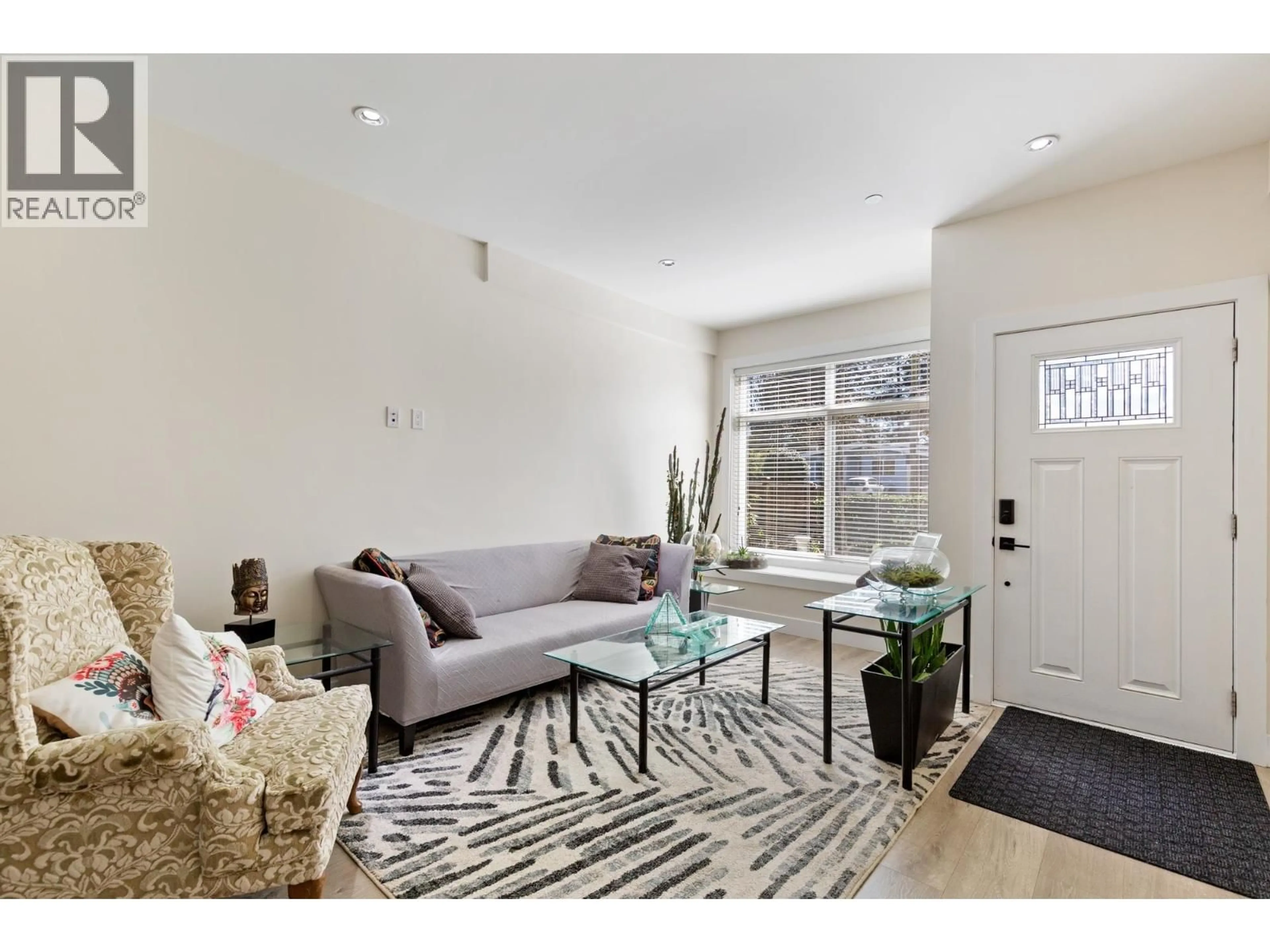 Living room with furniture, unknown for 1945 MORGAN AVENUE, Port Coquitlam British Columbia V3C1K1