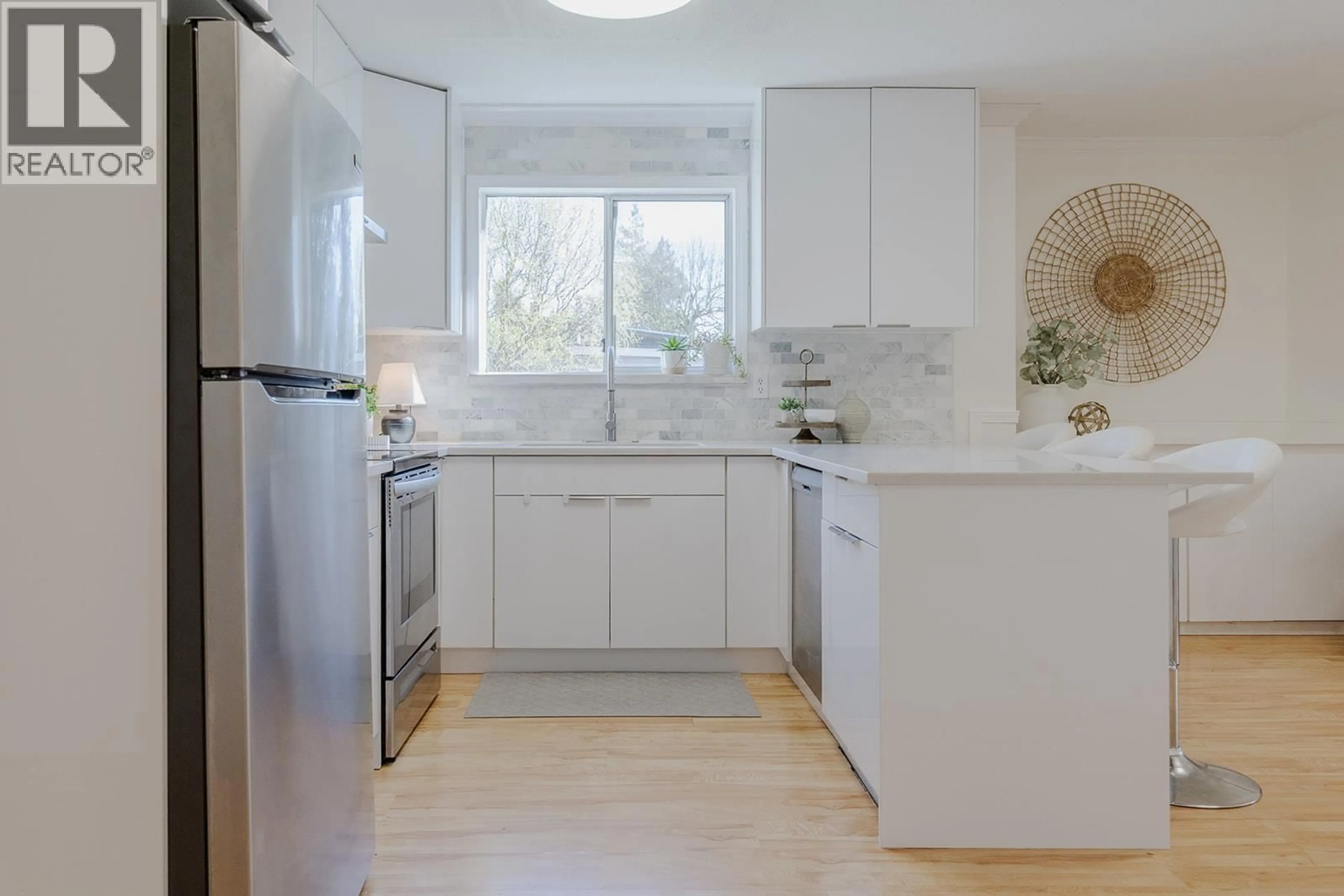 Open concept kitchen, ceramic/tile floor for 20180 WANSTEAD STREET, Maple Ridge British Columbia V2X1H8