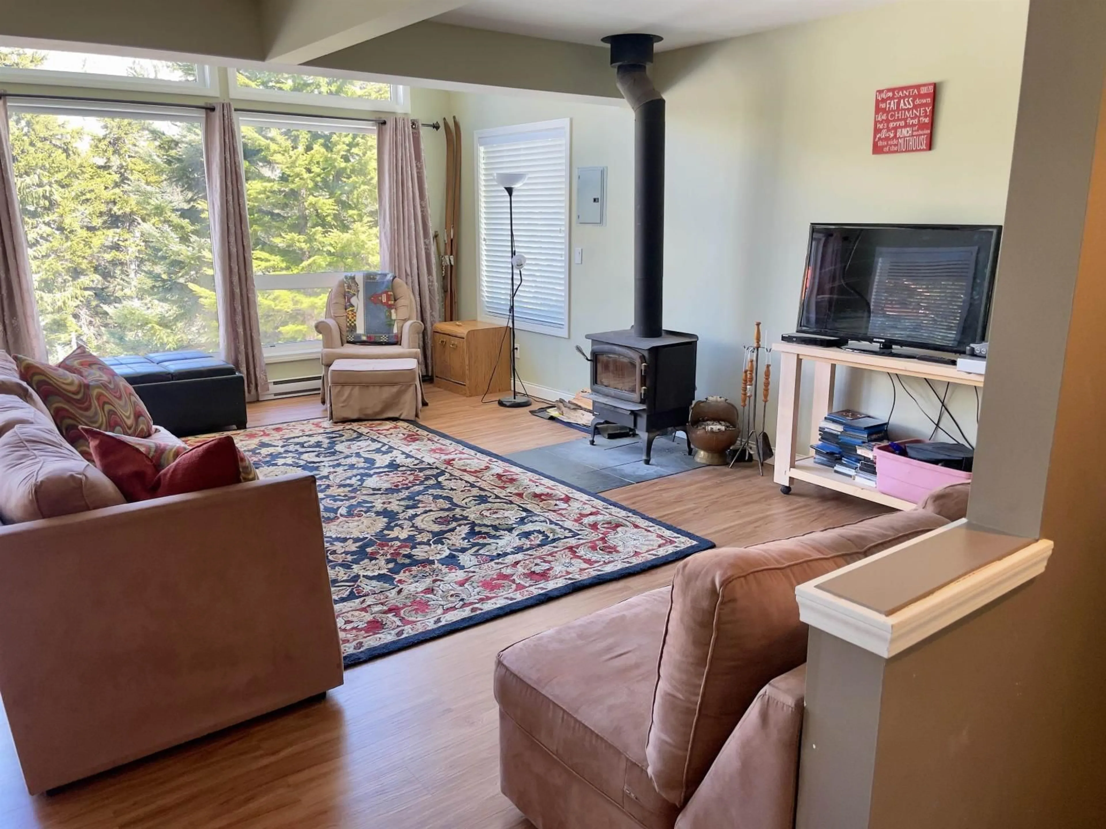 Living room with furniture, unknown for 20817 SAKWI CREEK ROAD, Mission British Columbia V0M1A1