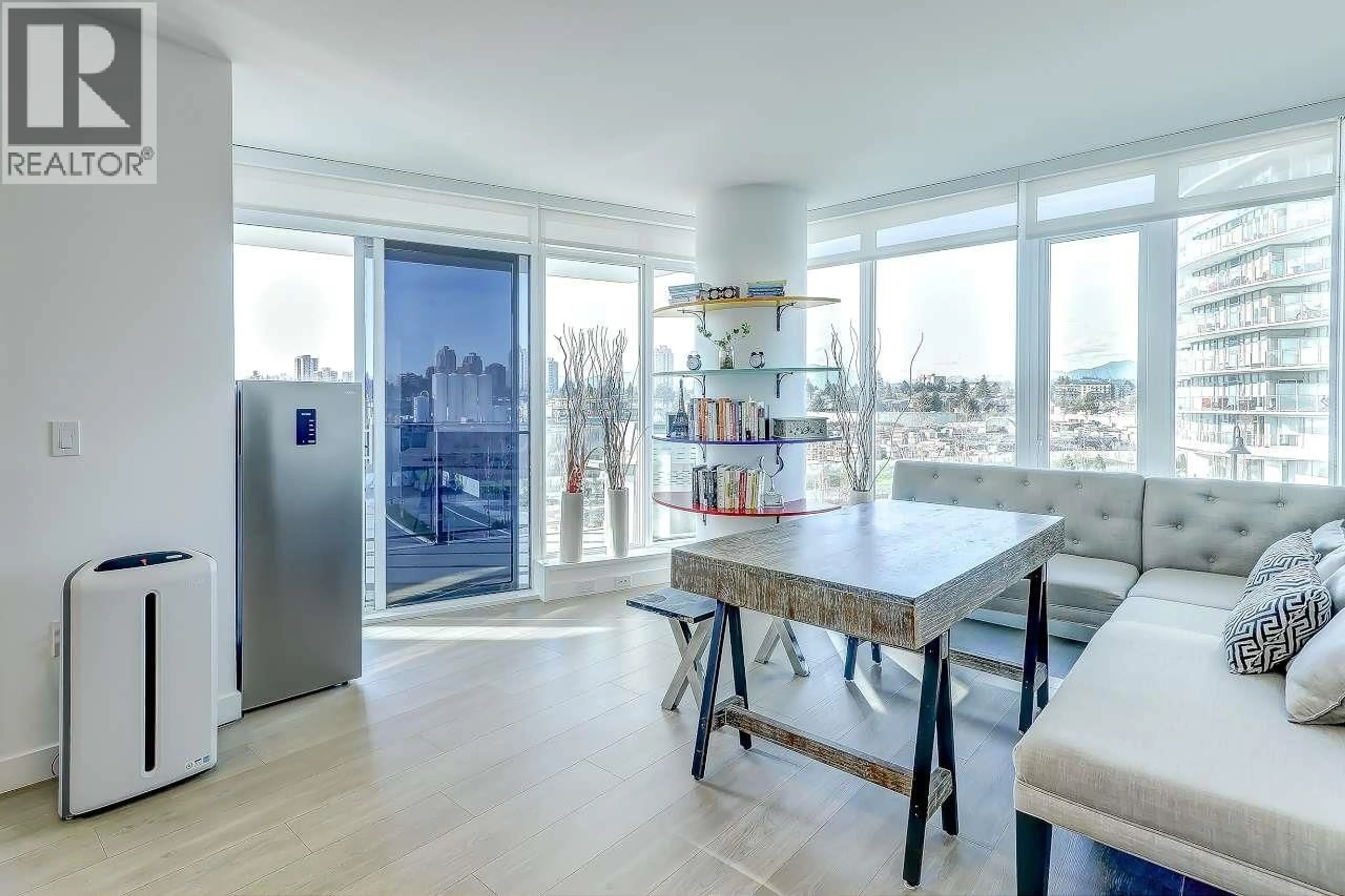 Unknown for 303 - 7683 PARK CRESCENT, Burnaby British Columbia V3N0J4