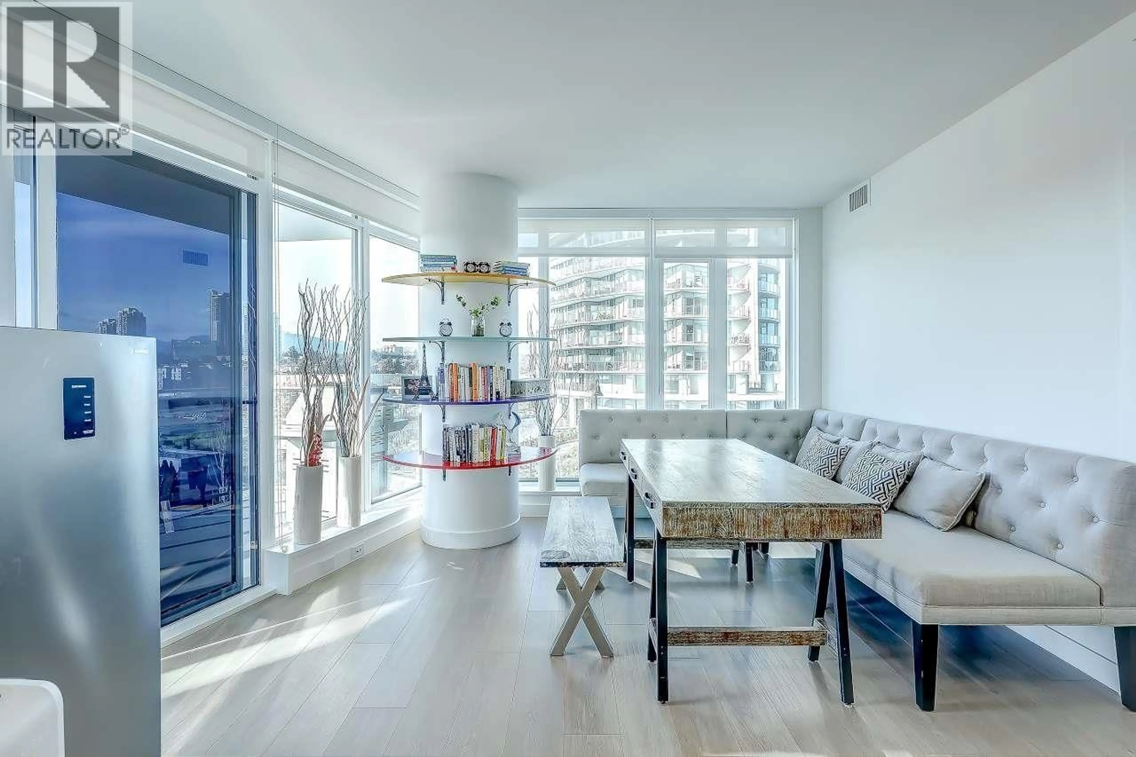 Dining room, unknown for 303 - 7683 PARK CRESCENT, Burnaby British Columbia V3N0J4