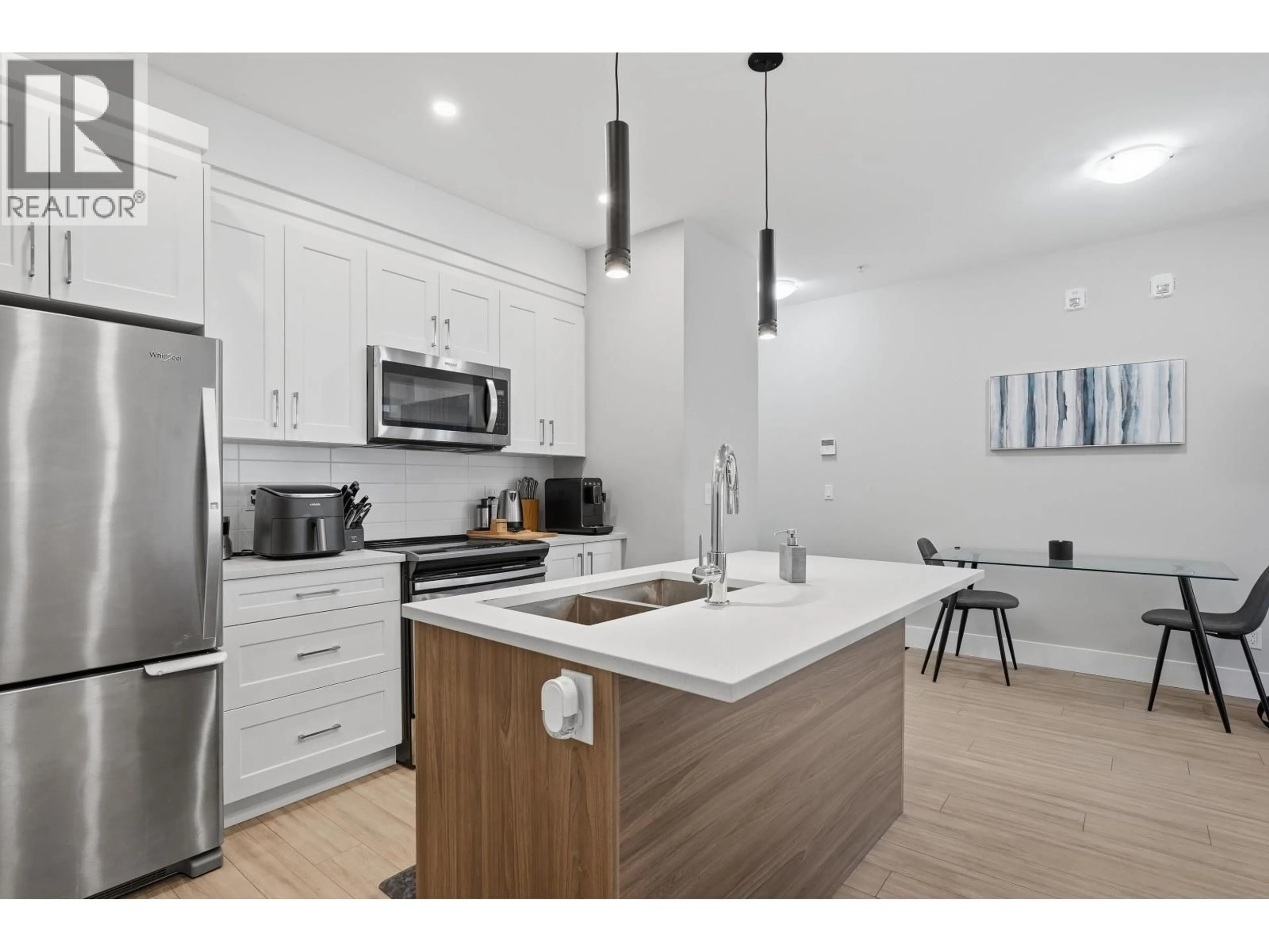 Open concept kitchen, unknown for 307 - 22335 MCINTOSH AVENUE, Maple Ridge British Columbia V2X3C2