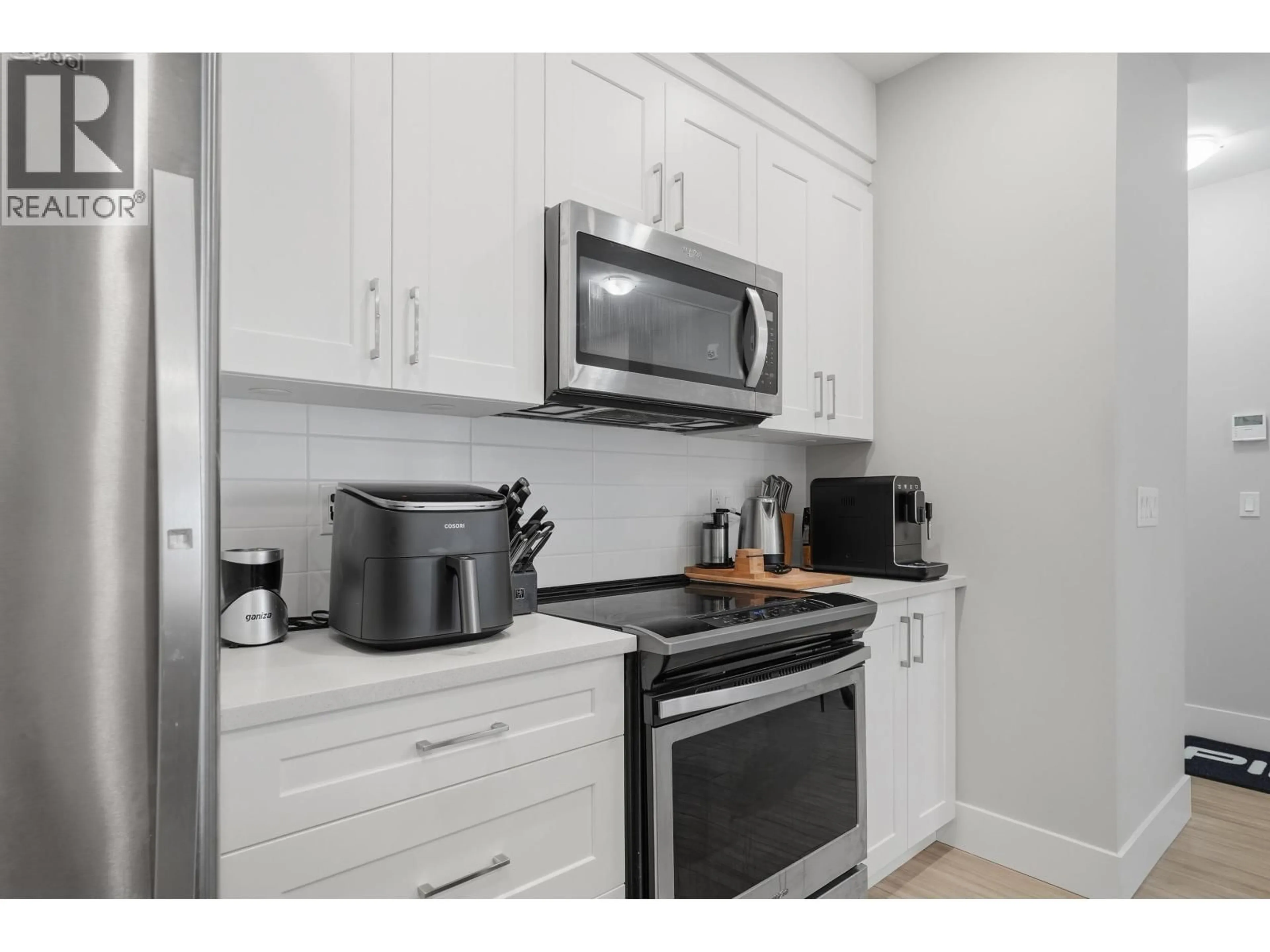 Standard kitchen, unknown for 307 - 22335 MCINTOSH AVENUE, Maple Ridge British Columbia V2X3C2