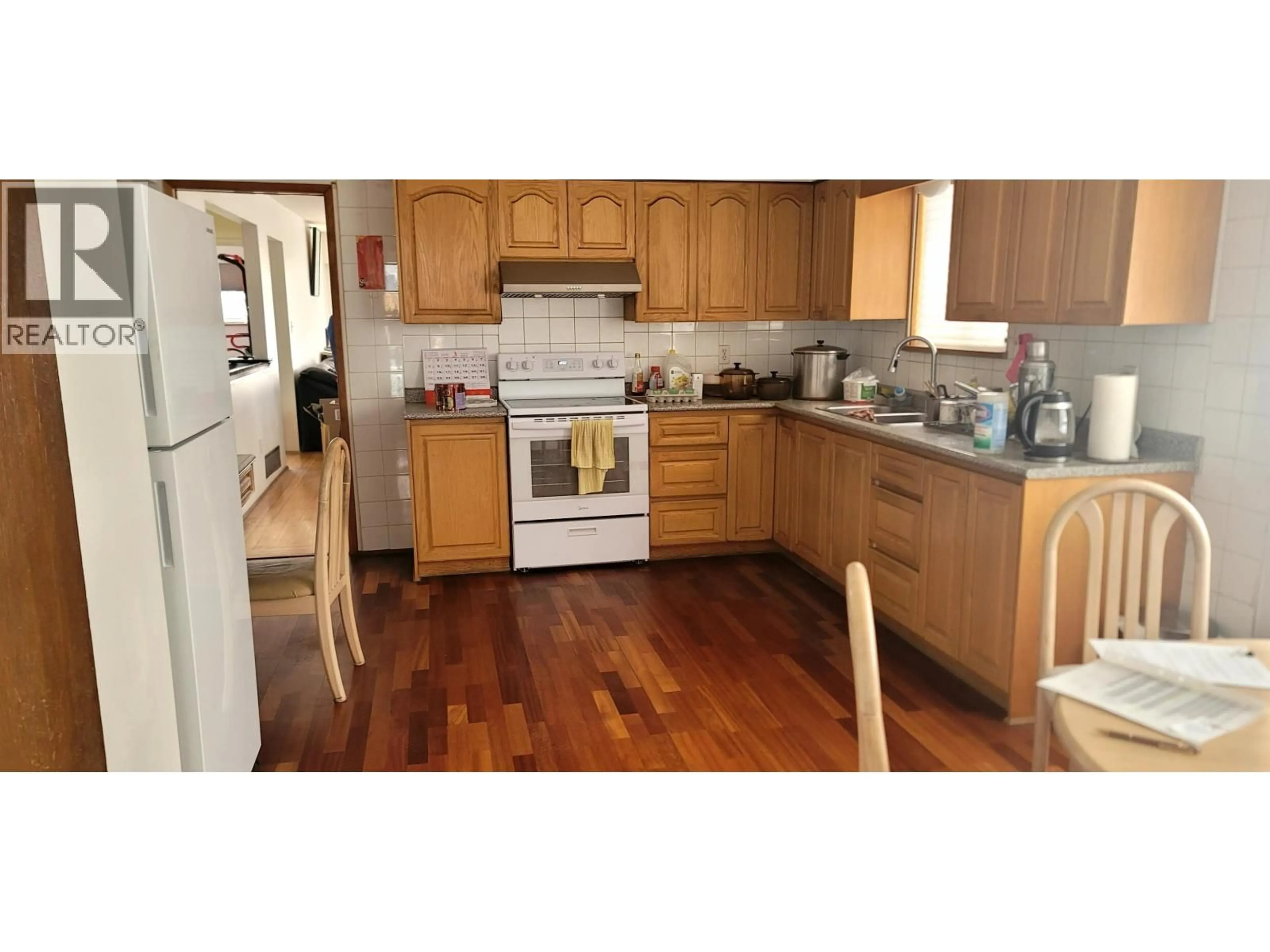 Standard kitchen, wood/laminate floor for 549 RENFREW STREET, Vancouver British Columbia V5K4B2