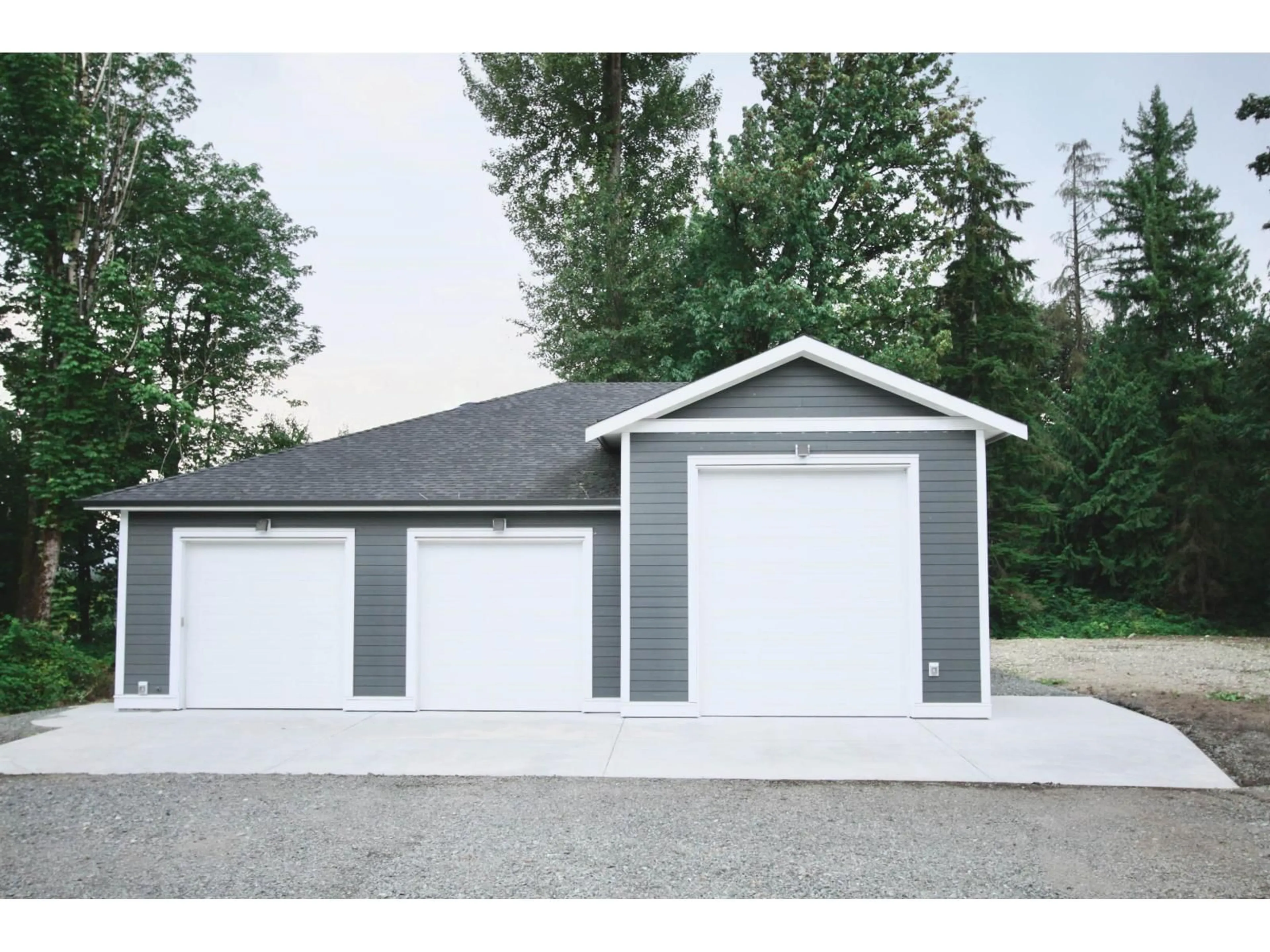 Indoor garage for 29340 GALAHAD CRESCENT, Abbotsford British Columbia V4X2E4