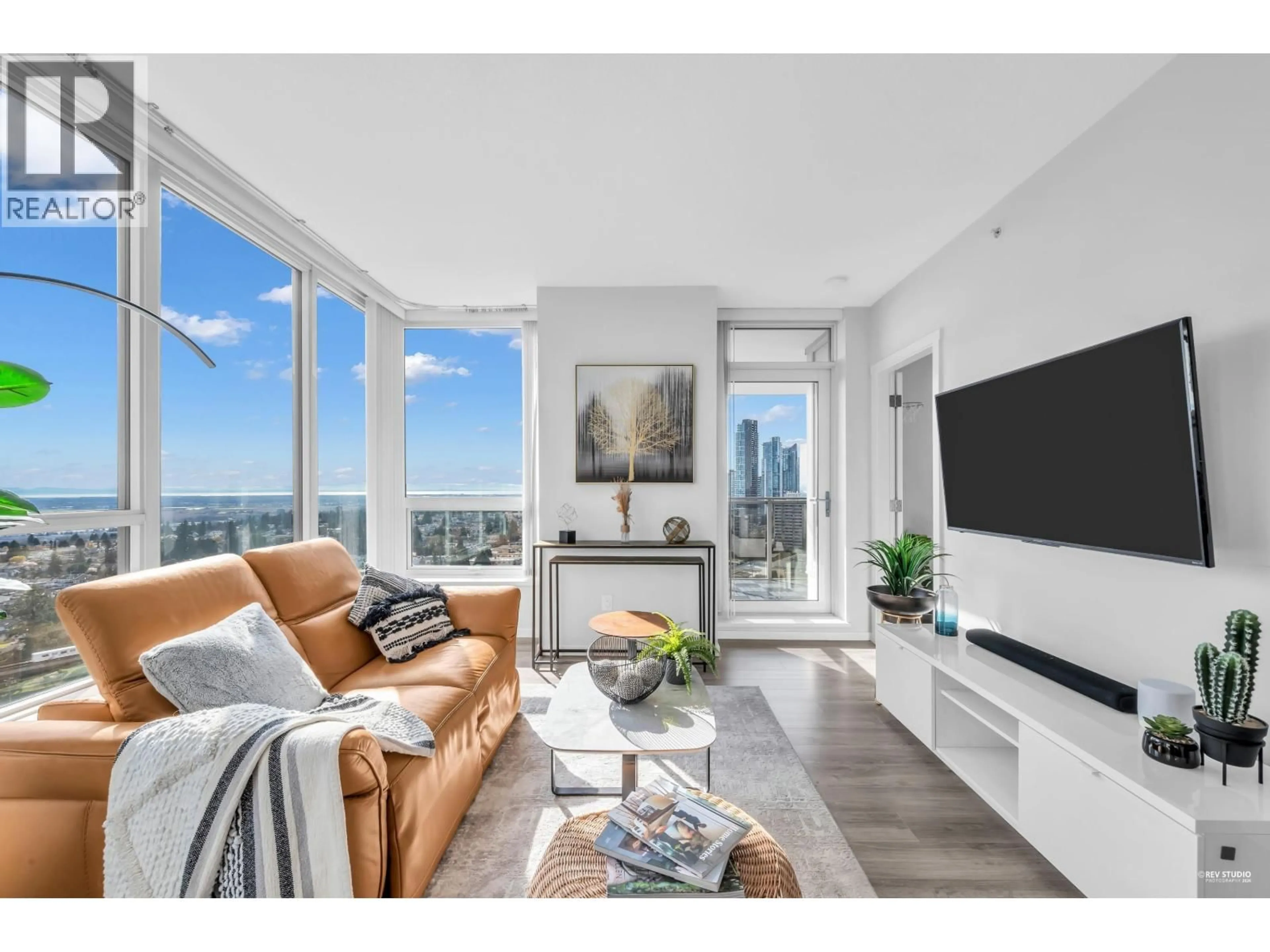 Living room with furniture, unknown for 2201 - 6638 DUNBLANE AVENUE, Burnaby British Columbia V5H0G8