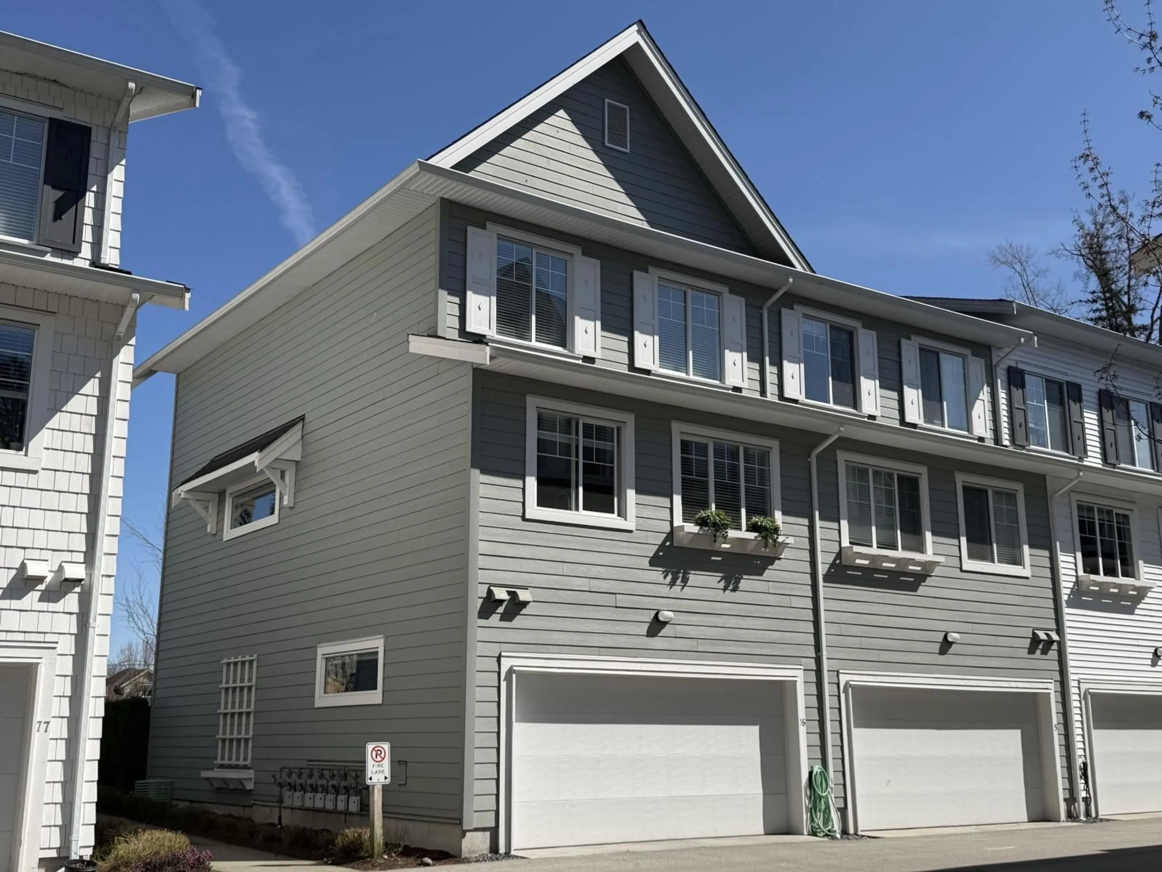 Home with vinyl exterior material, street for 76 - 158 171 STREET, Surrey British Columbia V3Z0X1