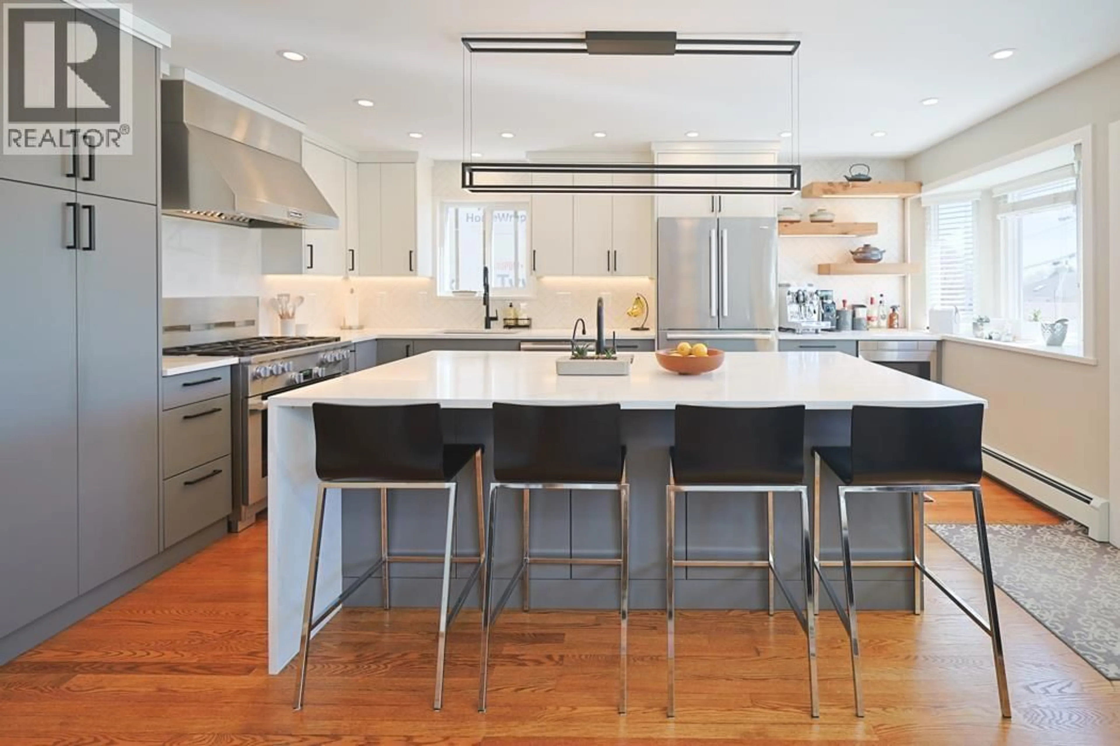 Contemporary kitchen, unknown for 78 39TH AVENUE, Vancouver British Columbia V5Y2N9