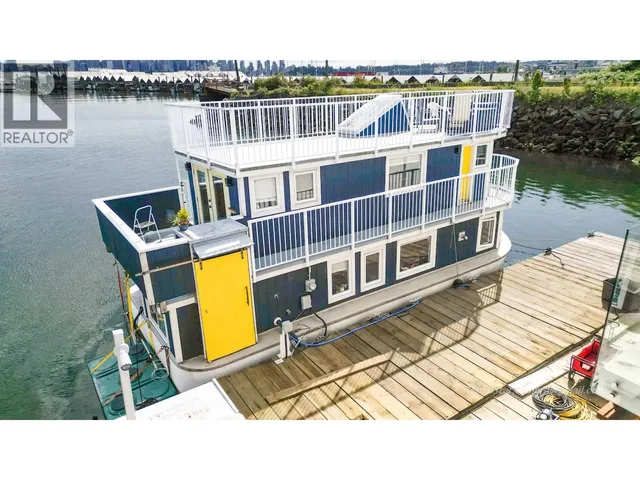 415 ESPLANADE AVENUE, North Vancouver 2
