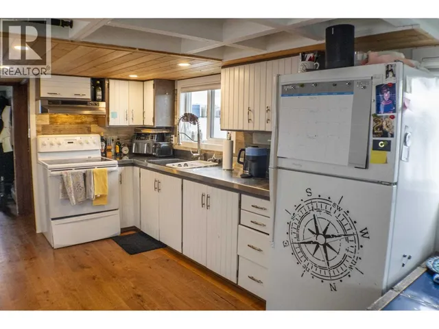 415 ESPLANADE AVENUE, North Vancouver 4