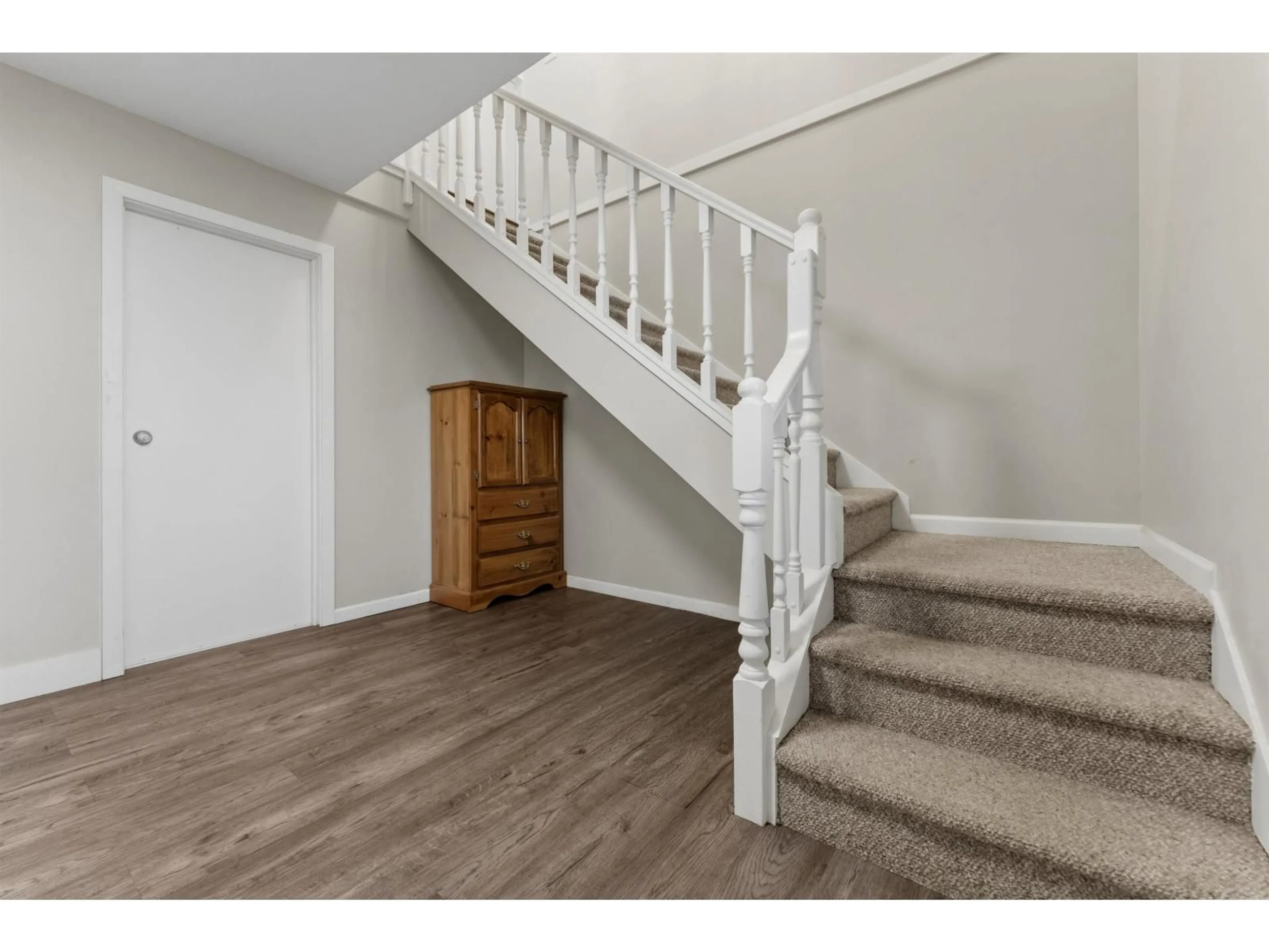 Stairs for 21015 SWALLOW PLACE, Hope British Columbia V0X1L1