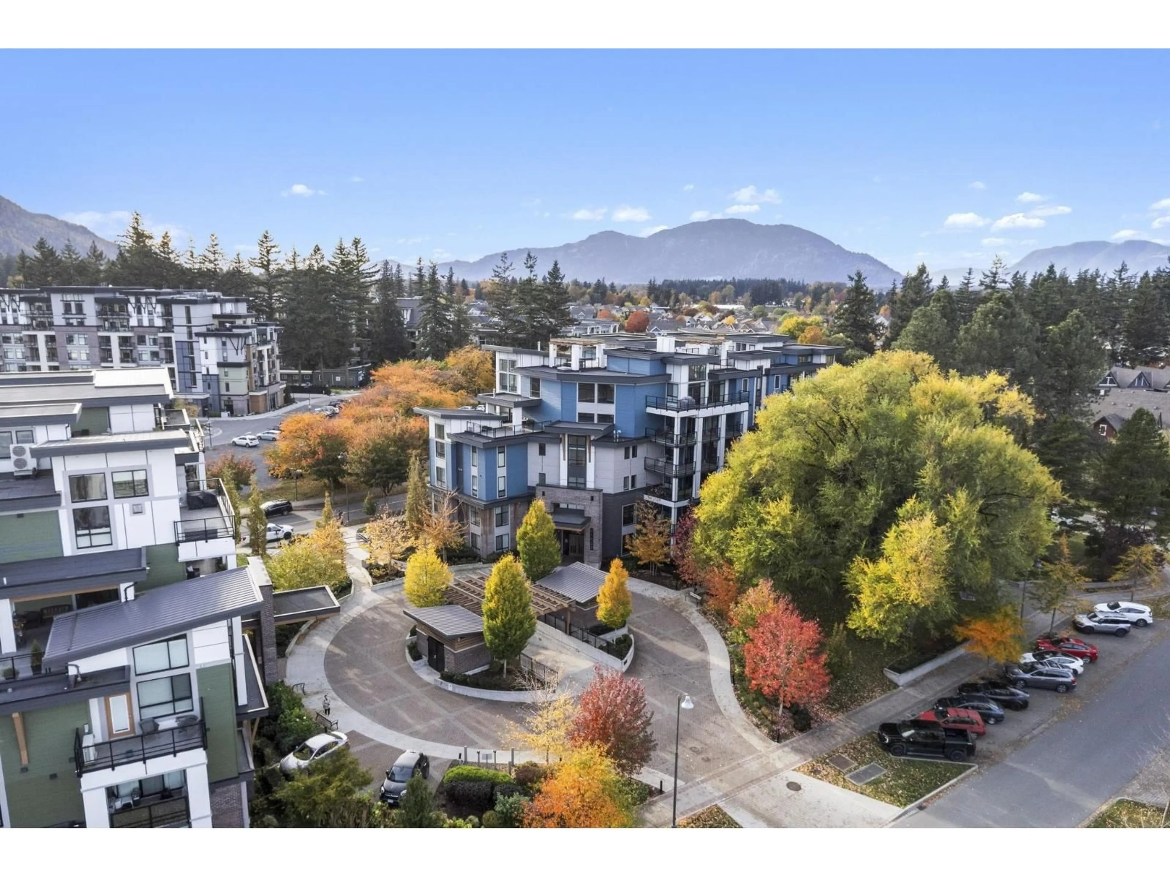 A pic from outside/outdoor area/front of a property/back of a property/a pic from drone, mountain view for 401 - 45500 MARKET WAY, Chilliwack British Columbia V2R6G5