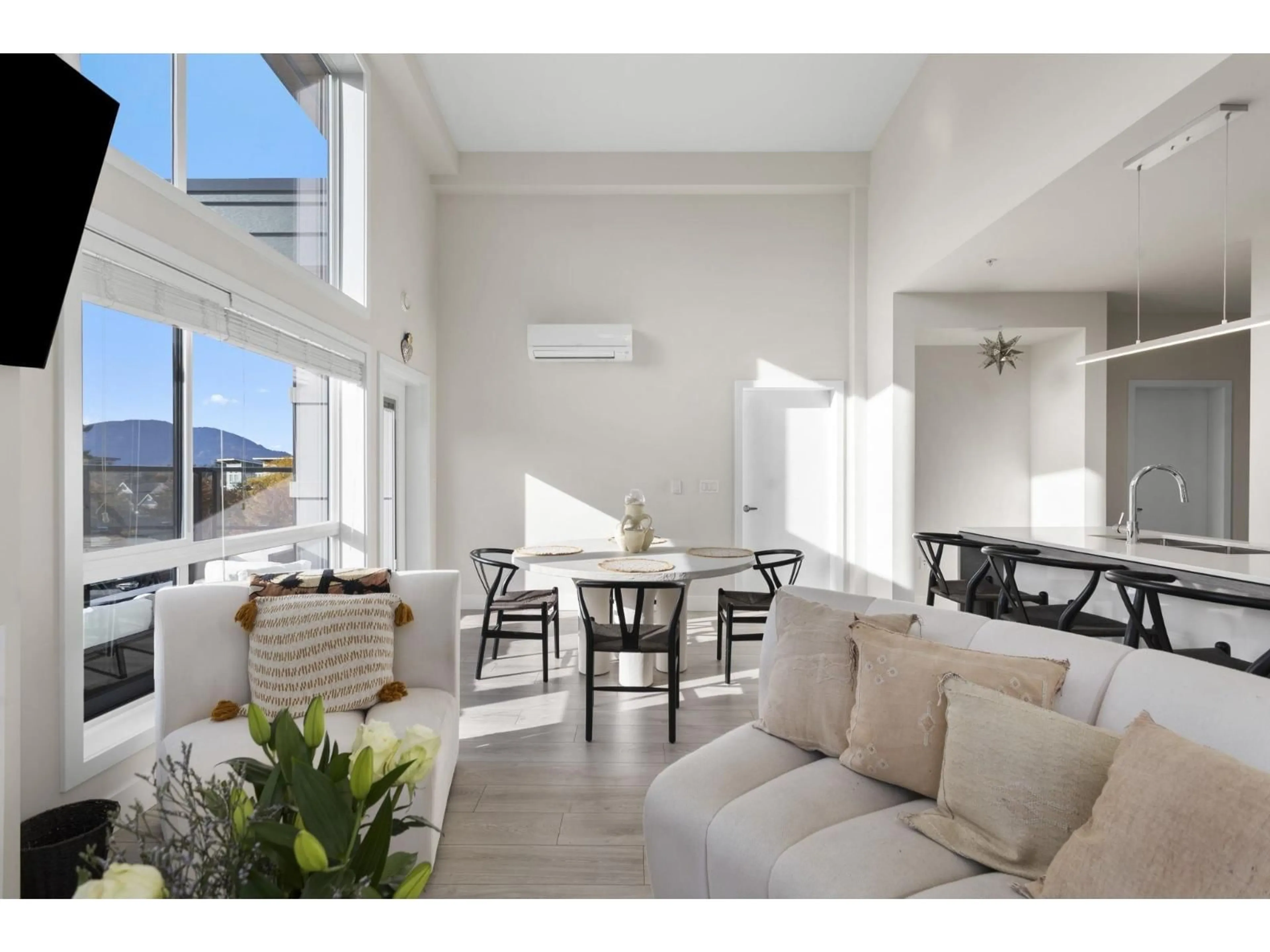 Living room with furniture, unknown for 401 - 45500 MARKET WAY, Chilliwack British Columbia V2R6G5