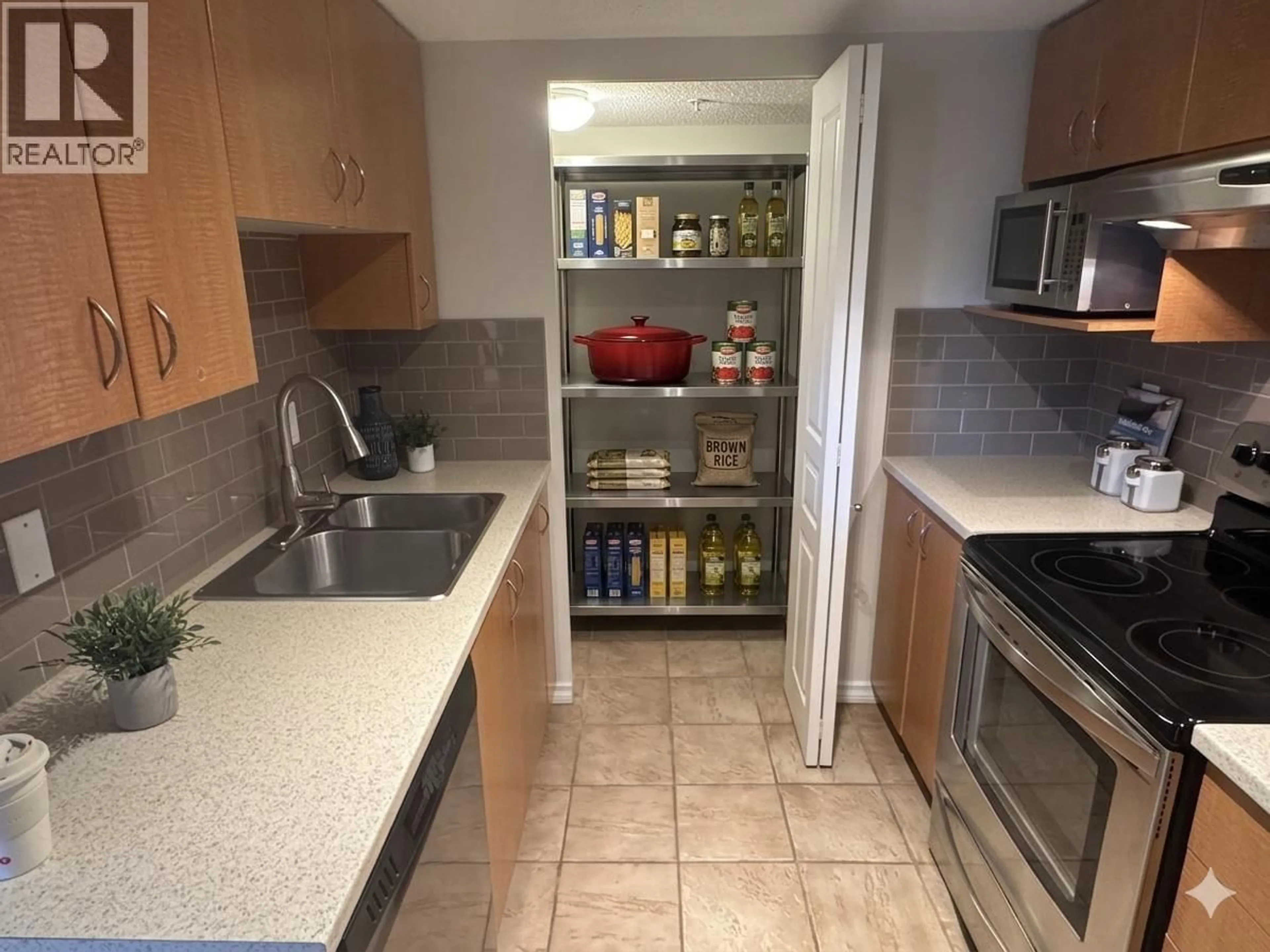 Standard kitchen, ceramic/tile floor for 610 - 5288 MELBOURNE STREET, Vancouver British Columbia V5R6E6
