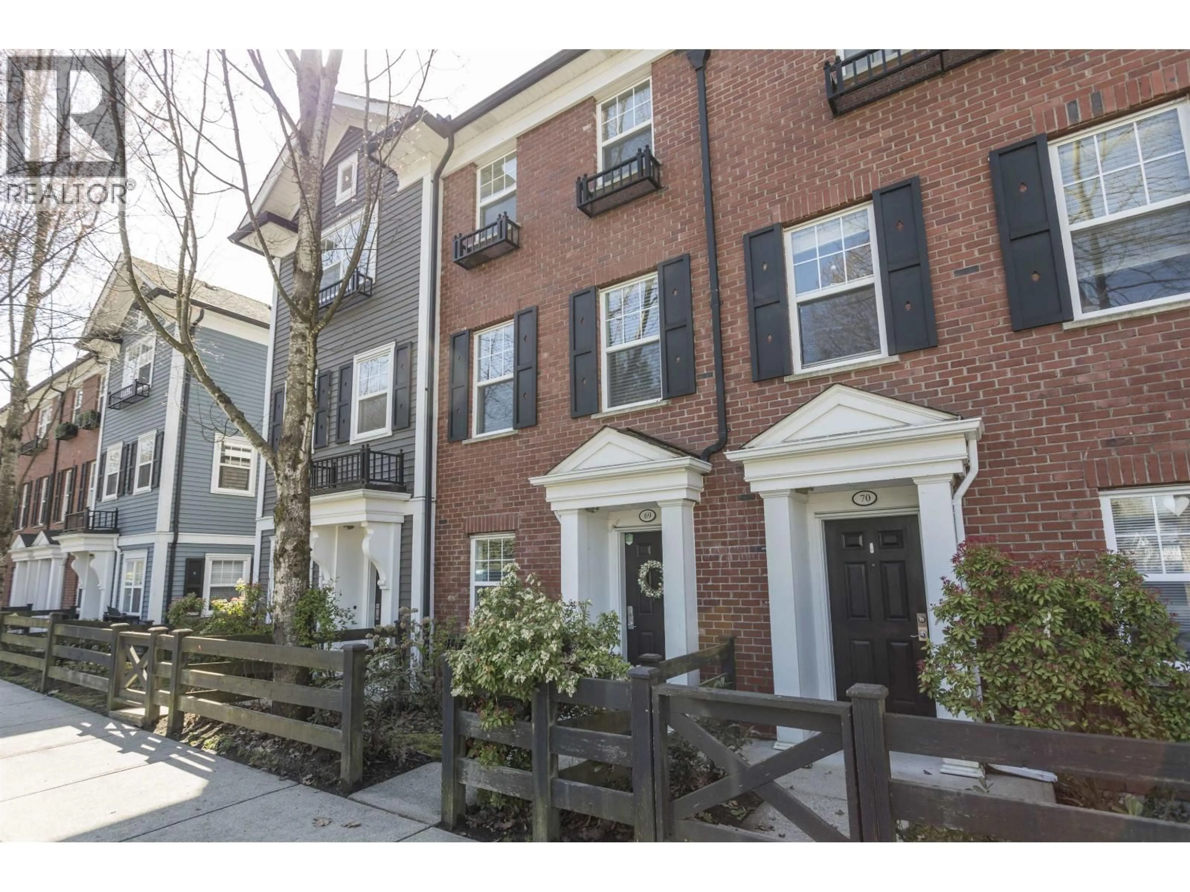 Home with brick exterior material, street for 69 - 19572 FRASER WAY, Pitt Meadows British Columbia V3Y0A9