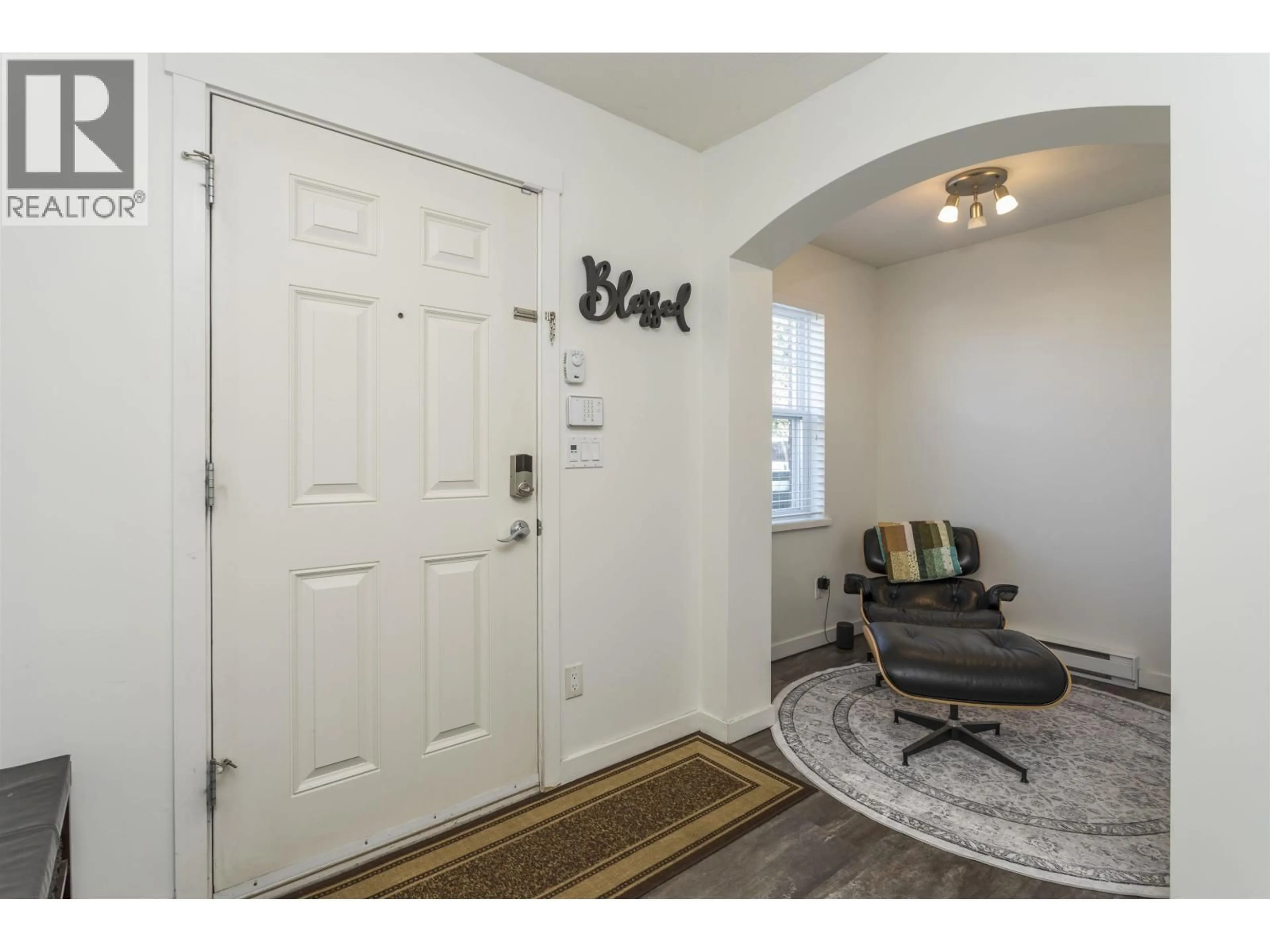 Indoor entryway for 69 - 19572 FRASER WAY, Pitt Meadows British Columbia V3Y0A9