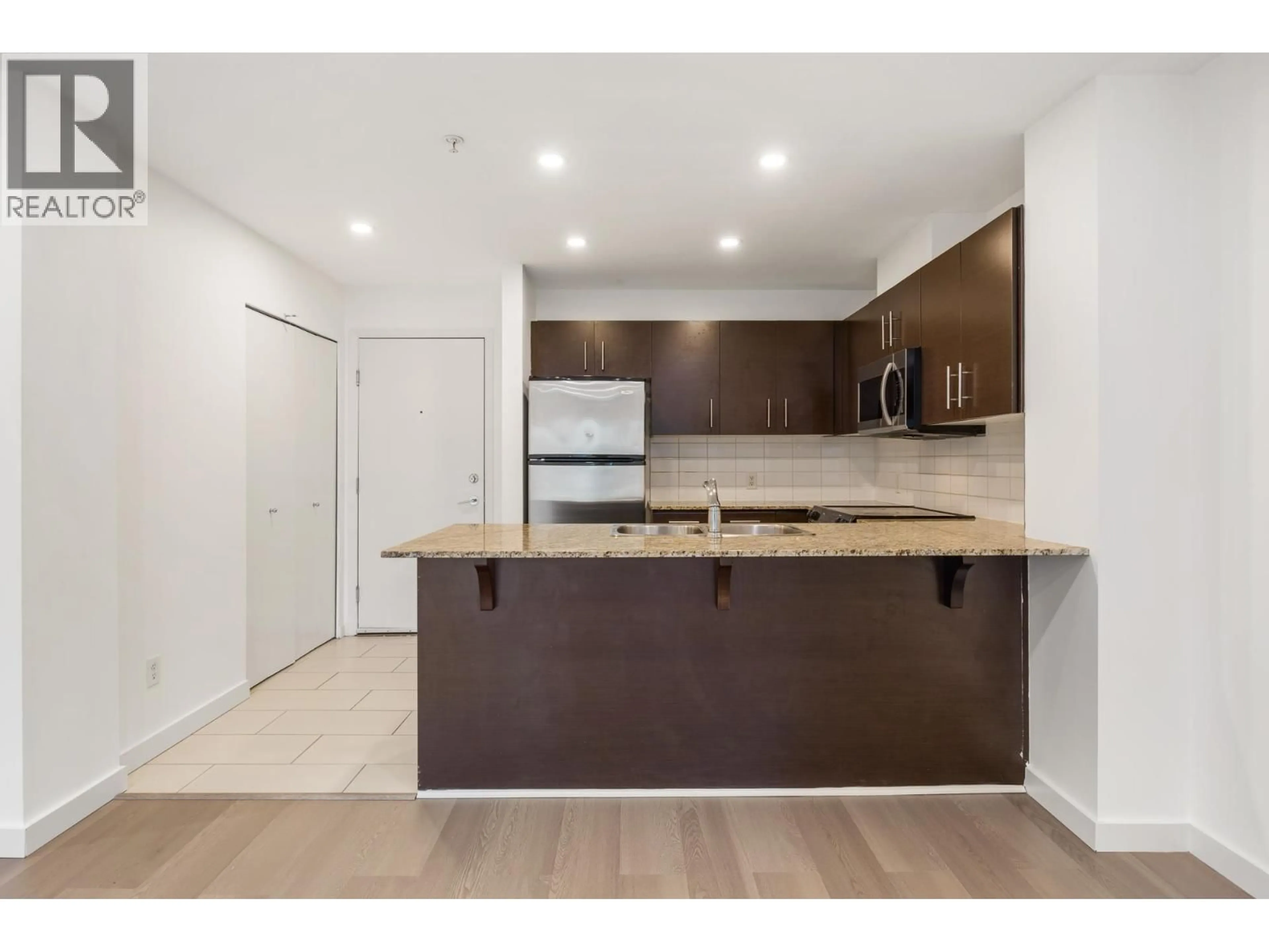 Open concept kitchen, unknown for 215 - 11665 HANEY, Maple Ridge British Columbia V2X8W9