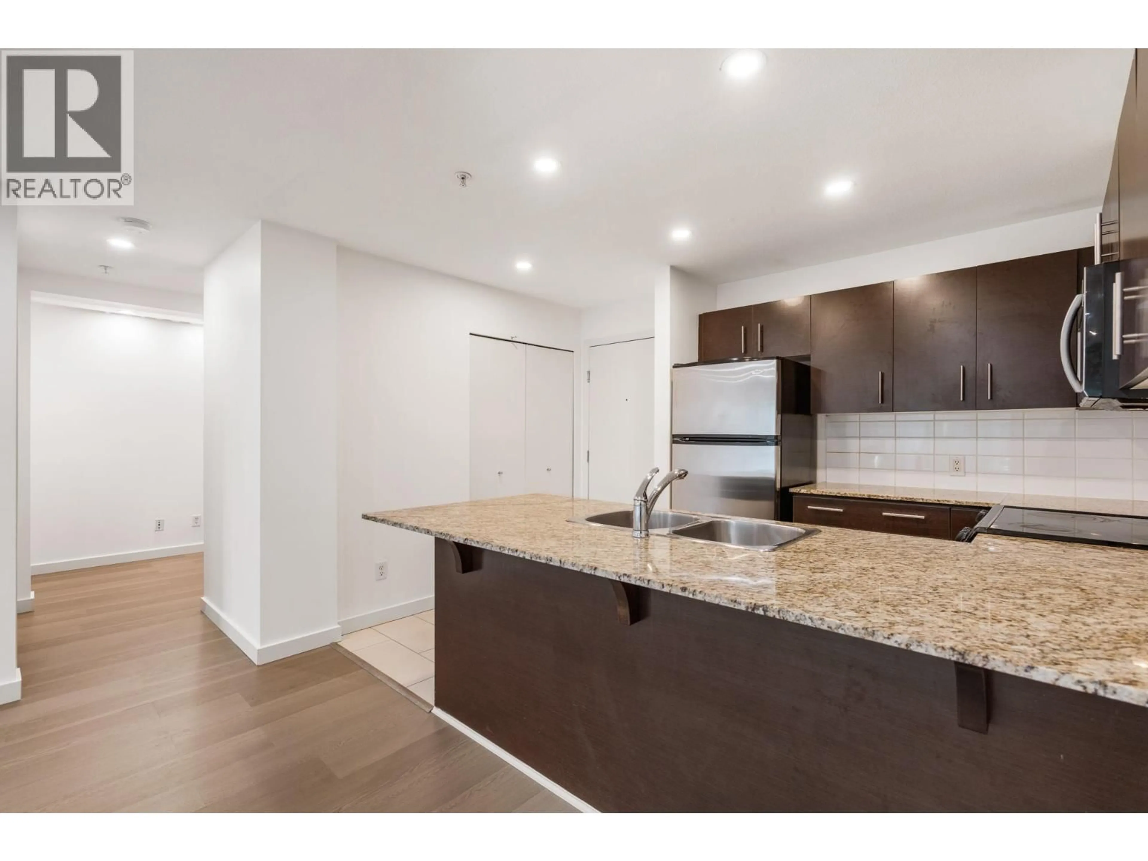 Open concept kitchen, unknown for 215 - 11665 HANEY, Maple Ridge British Columbia V2X8W9